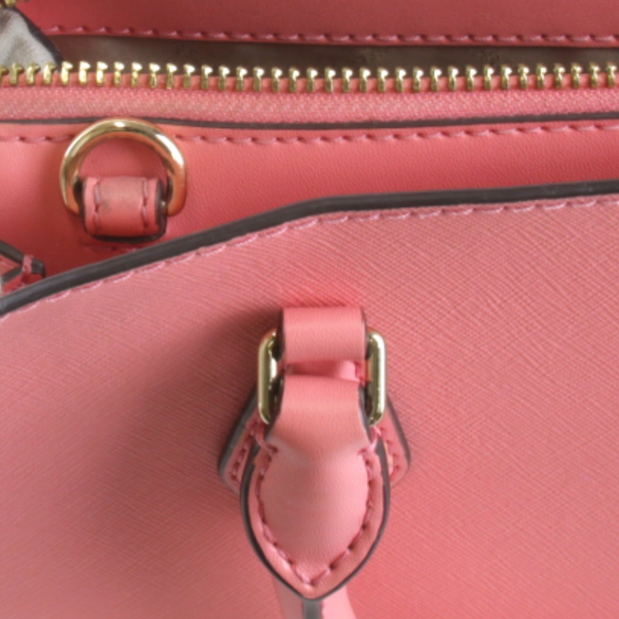 Michael Kors Pink Leather Shoulder Bag (Pre-Owned)