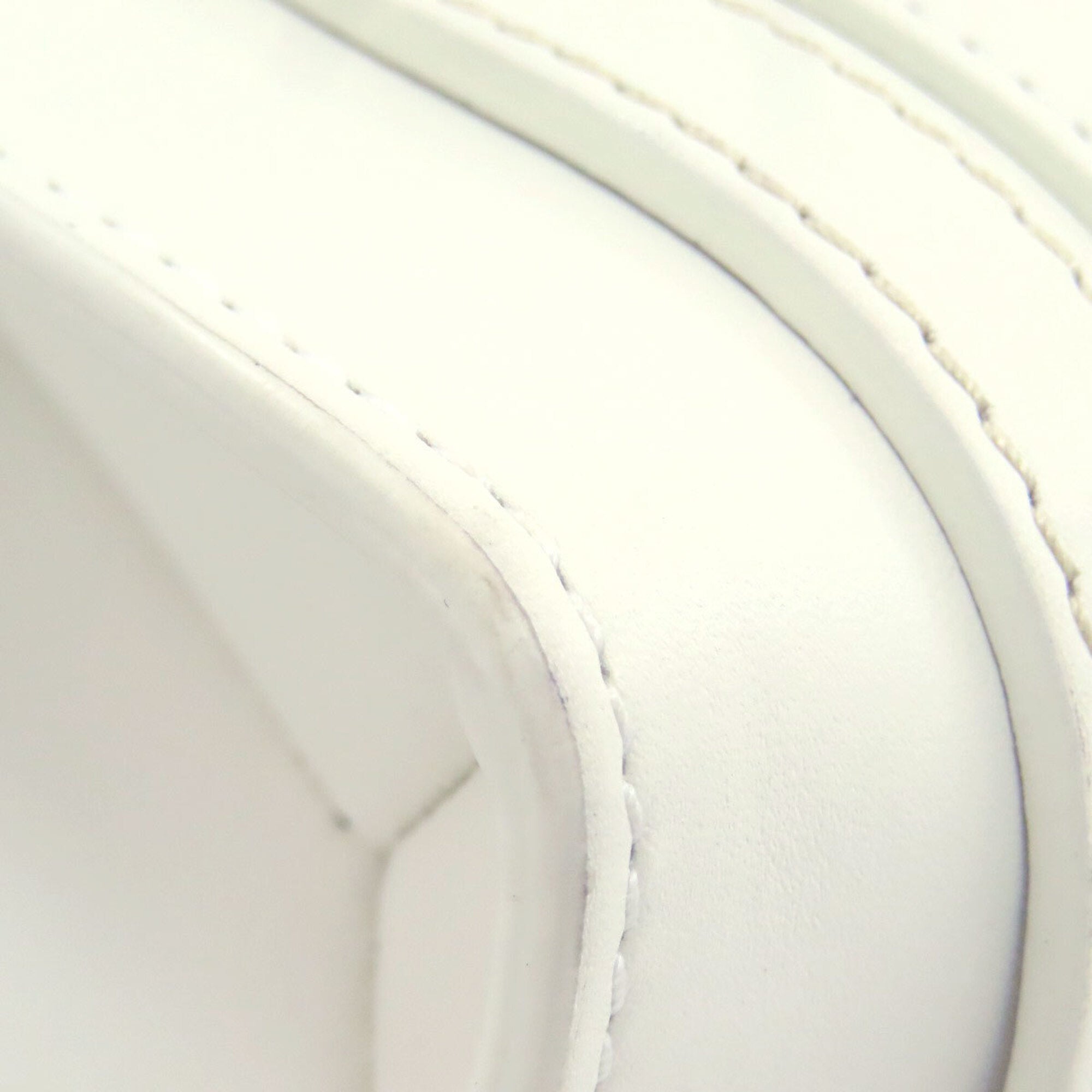 Chloé White Leather Handbag (Pre-Owned)