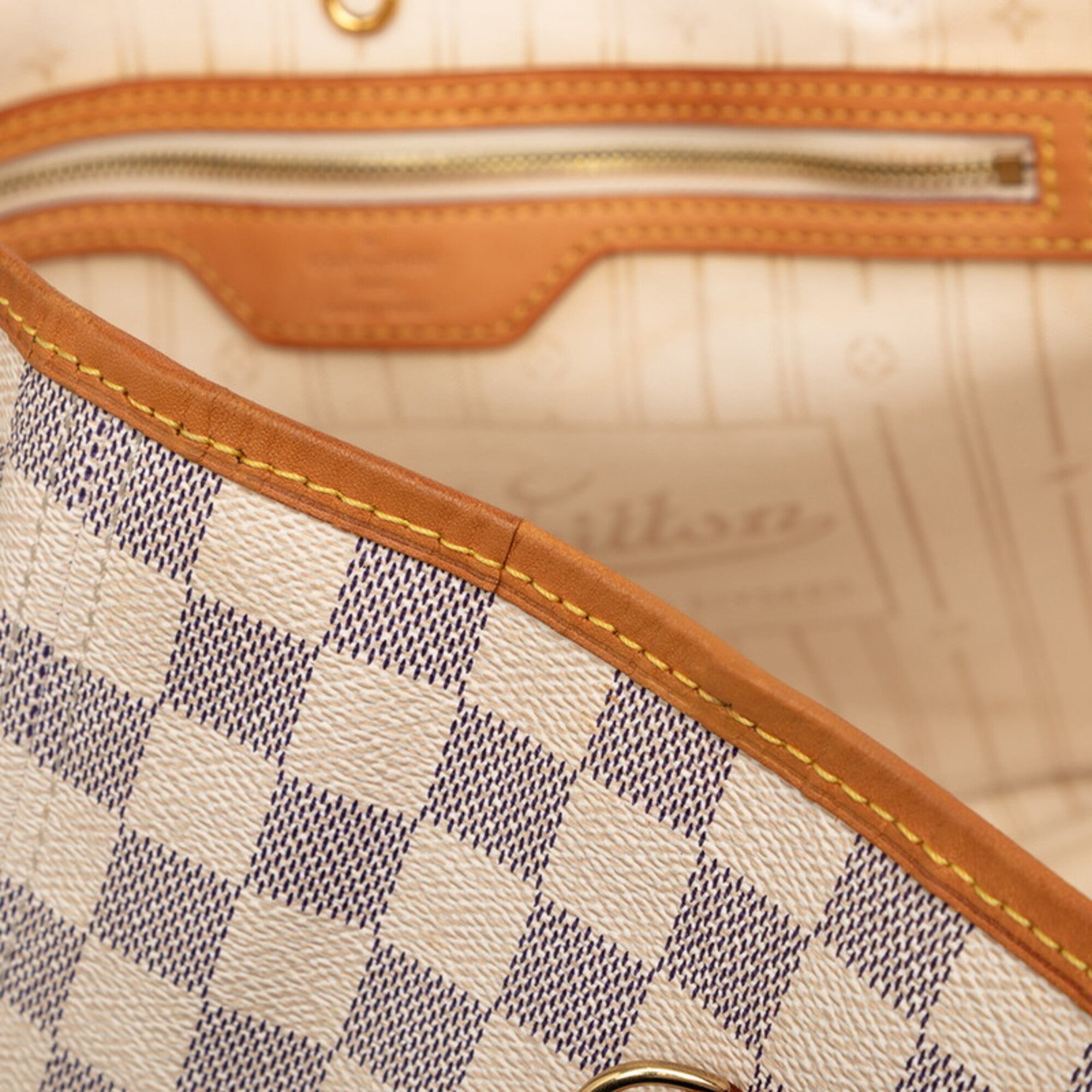 Louis Vuitton White Pvc Leather Shoulder Bag Tote Bag (Pre-Owned)