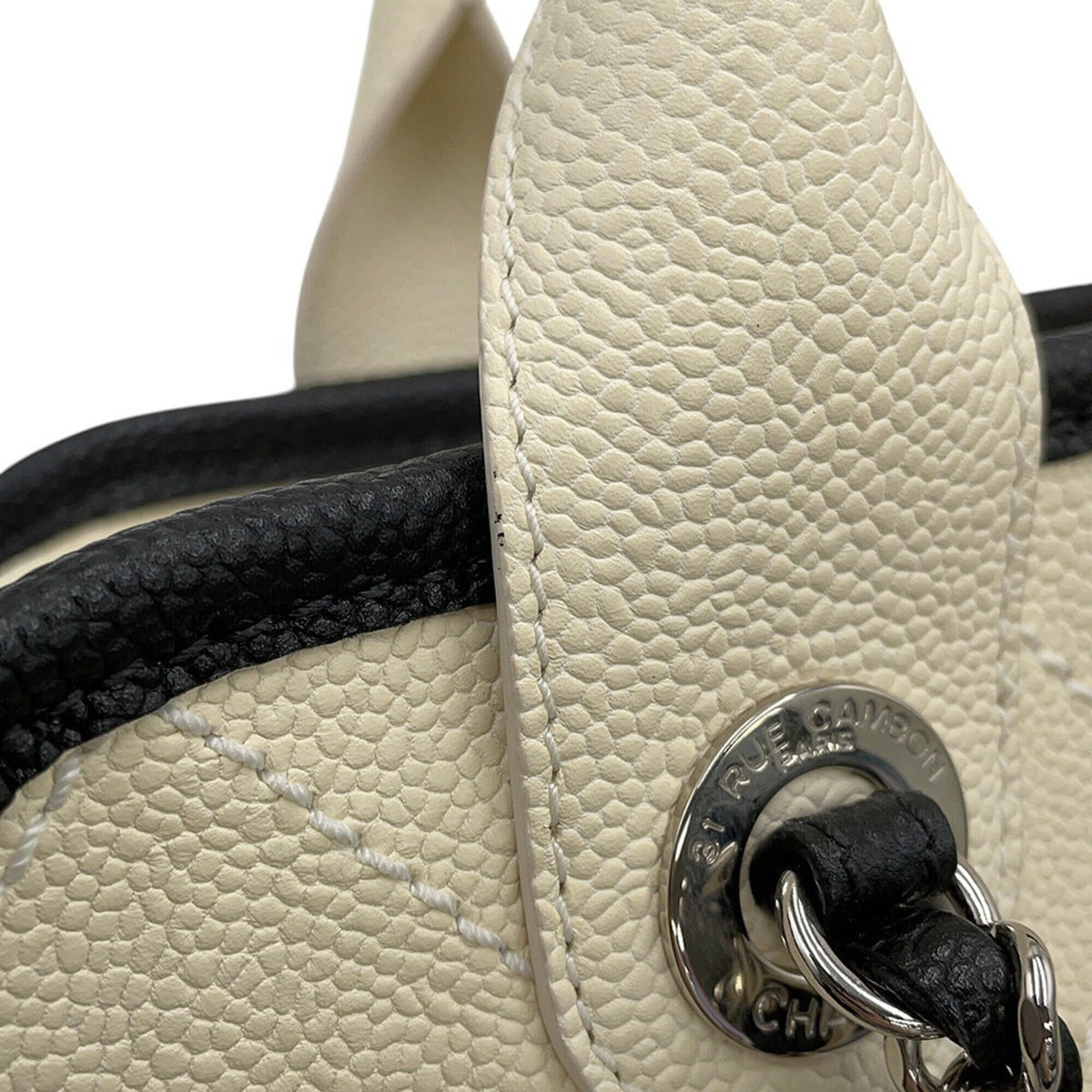 Chanel Black White Grained Calfskin Handbag (Pre-Owned)