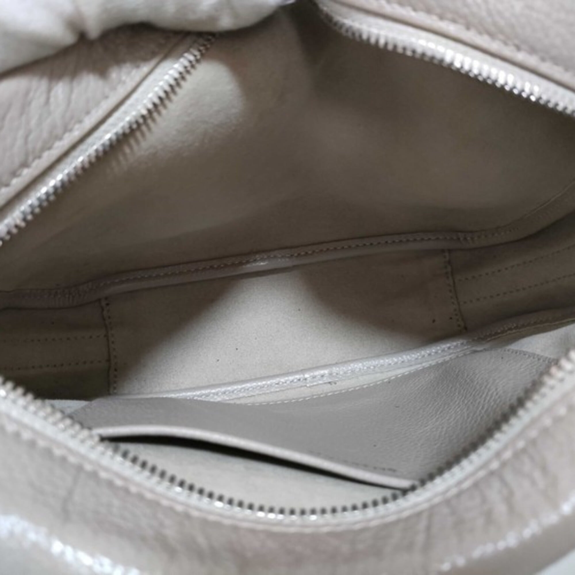 Balenciaga Beige Leather Shoulder Bag (Pre-Owned)