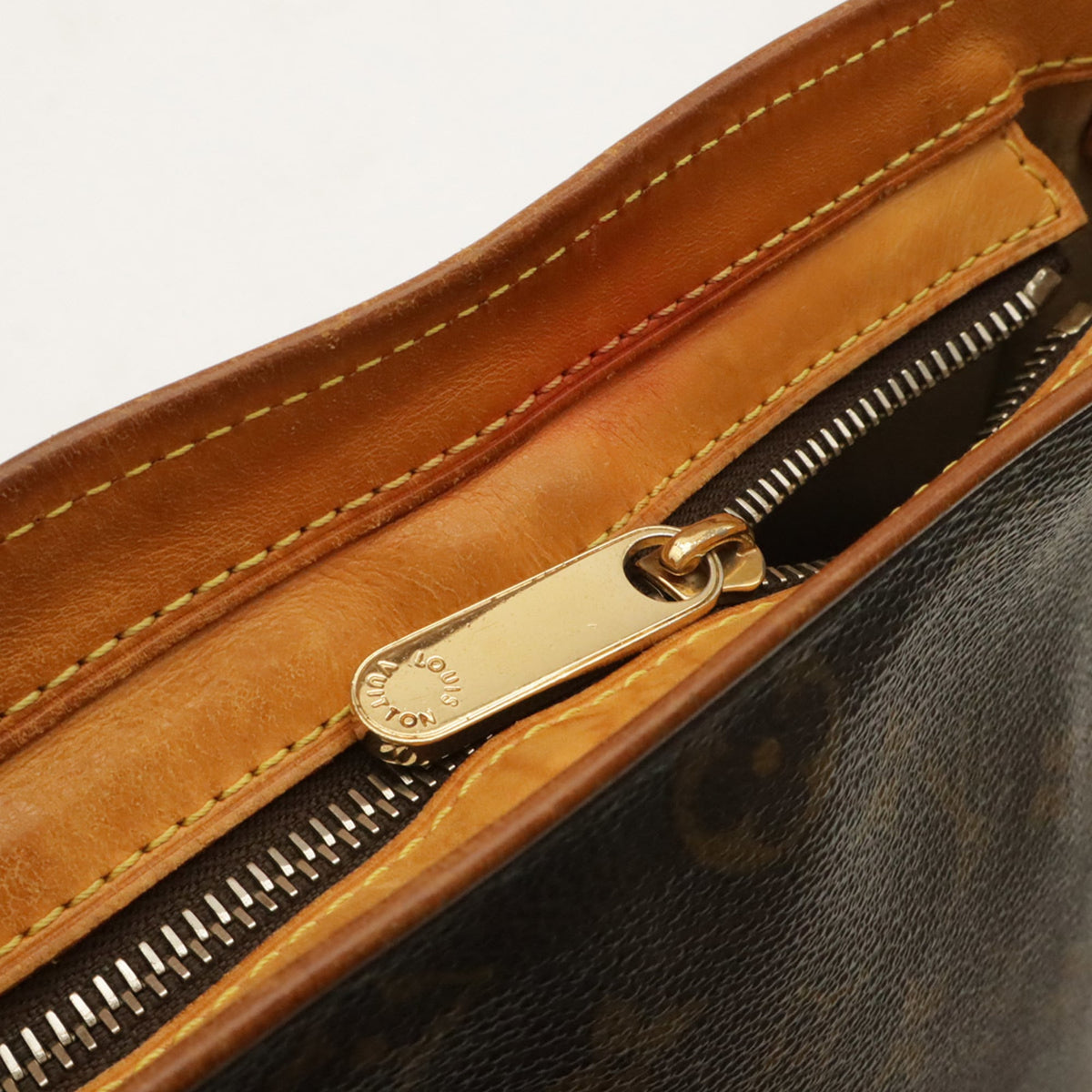 Louis Vuitton Brown Vinyl Shoulder Bag (Pre-Owned)