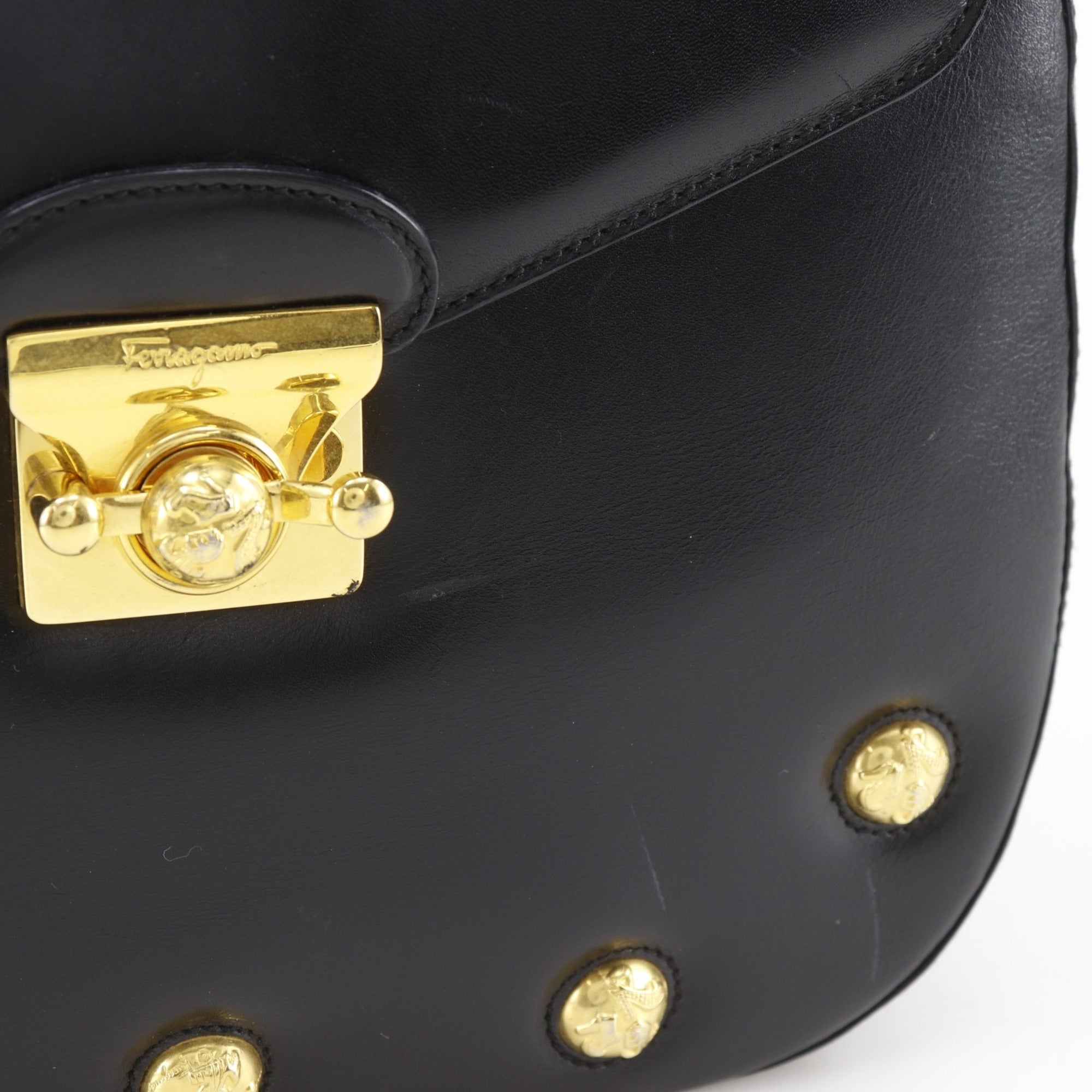 Salvatore Ferragamo Black Leather Shoulder Bag (Pre-Owned)