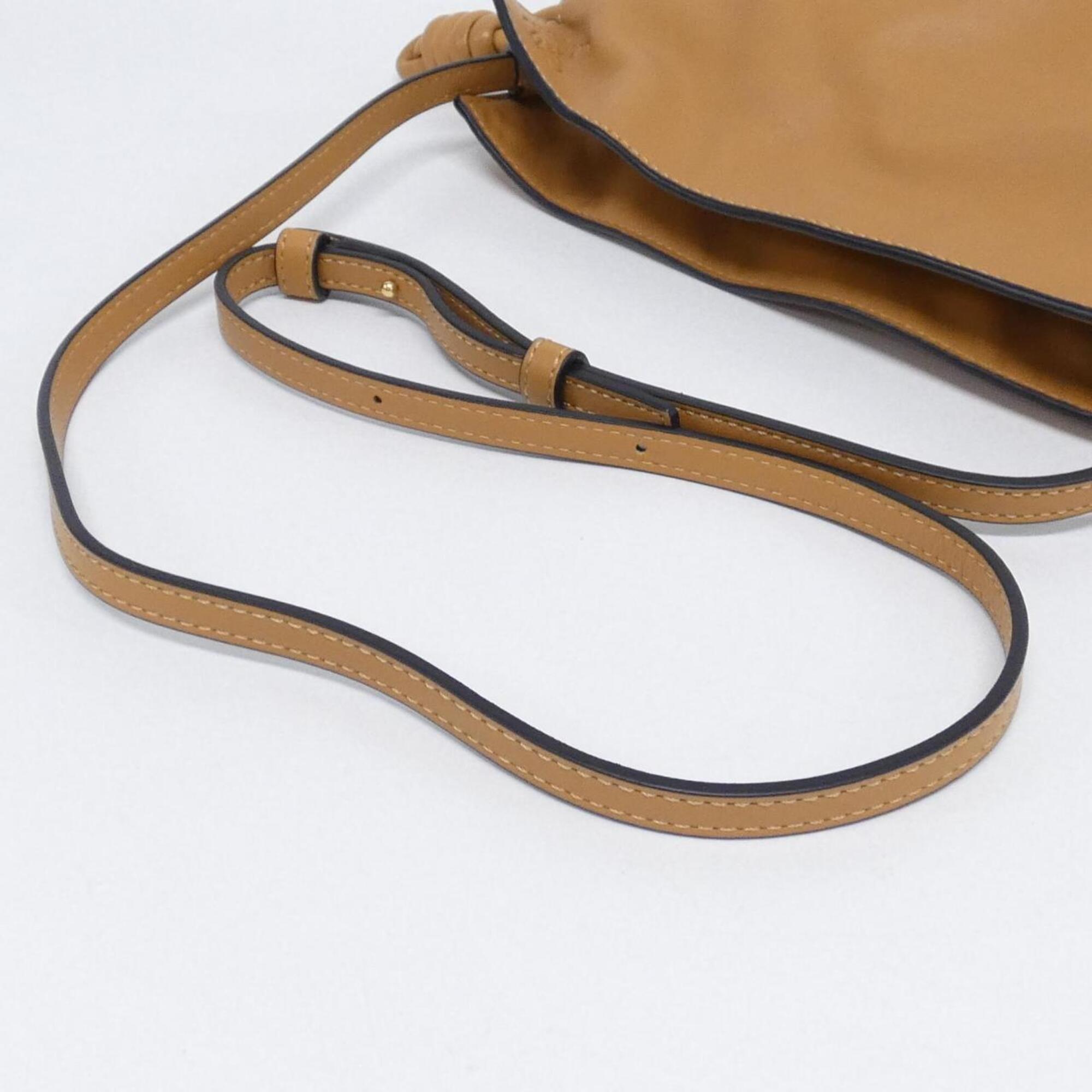 Loewe Beige Leather Handbag (Pre-Owned)