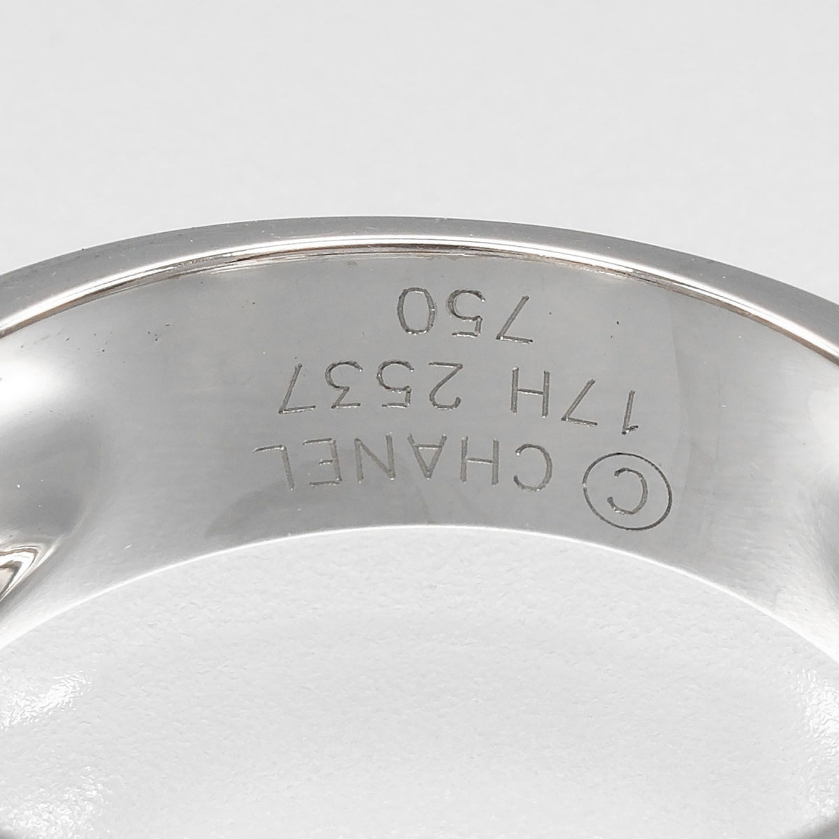 Chanel White Gold (18K) Band Ring (Pre-Owned)