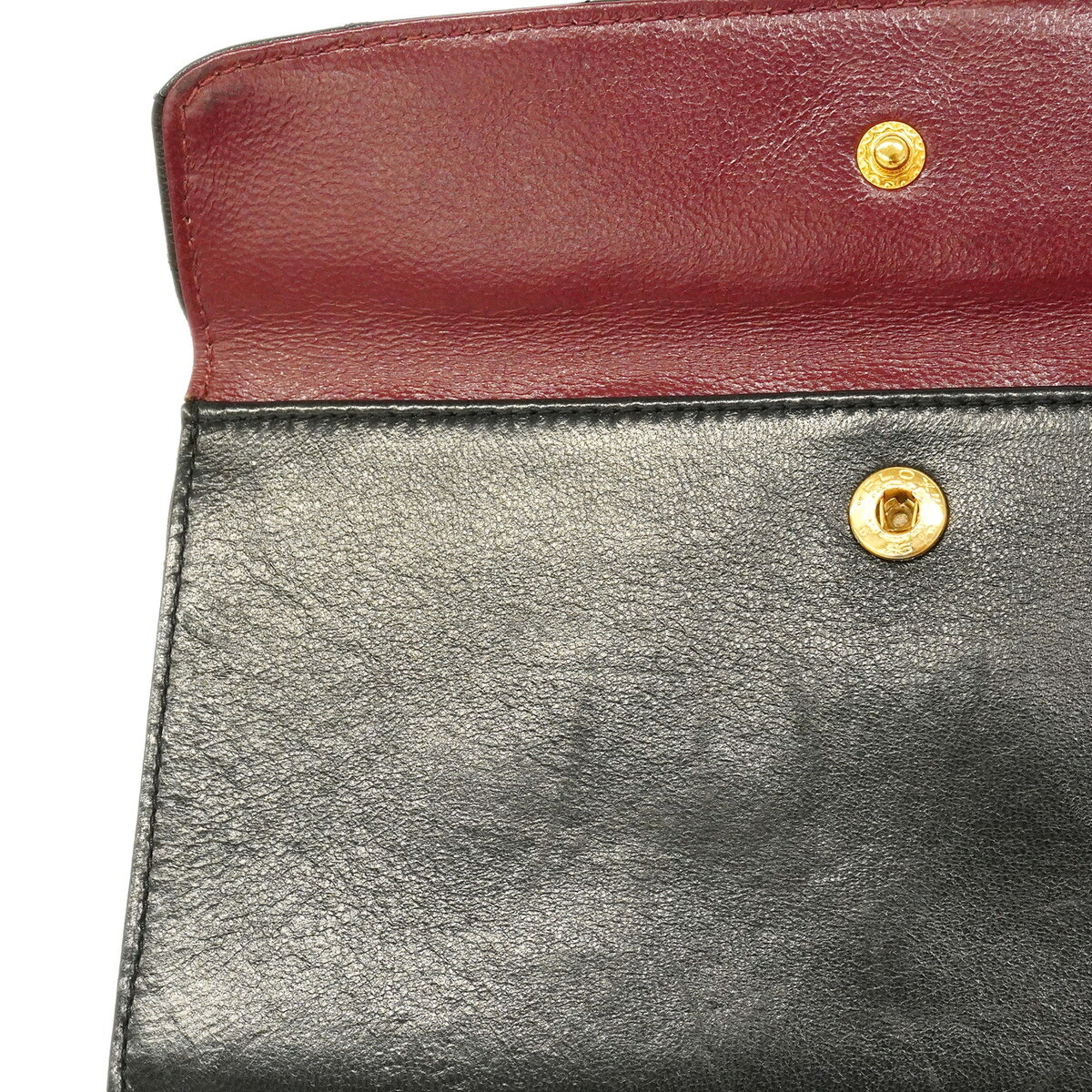 Chanel Black Leather Shoulder Bag (Pre-Owned)
