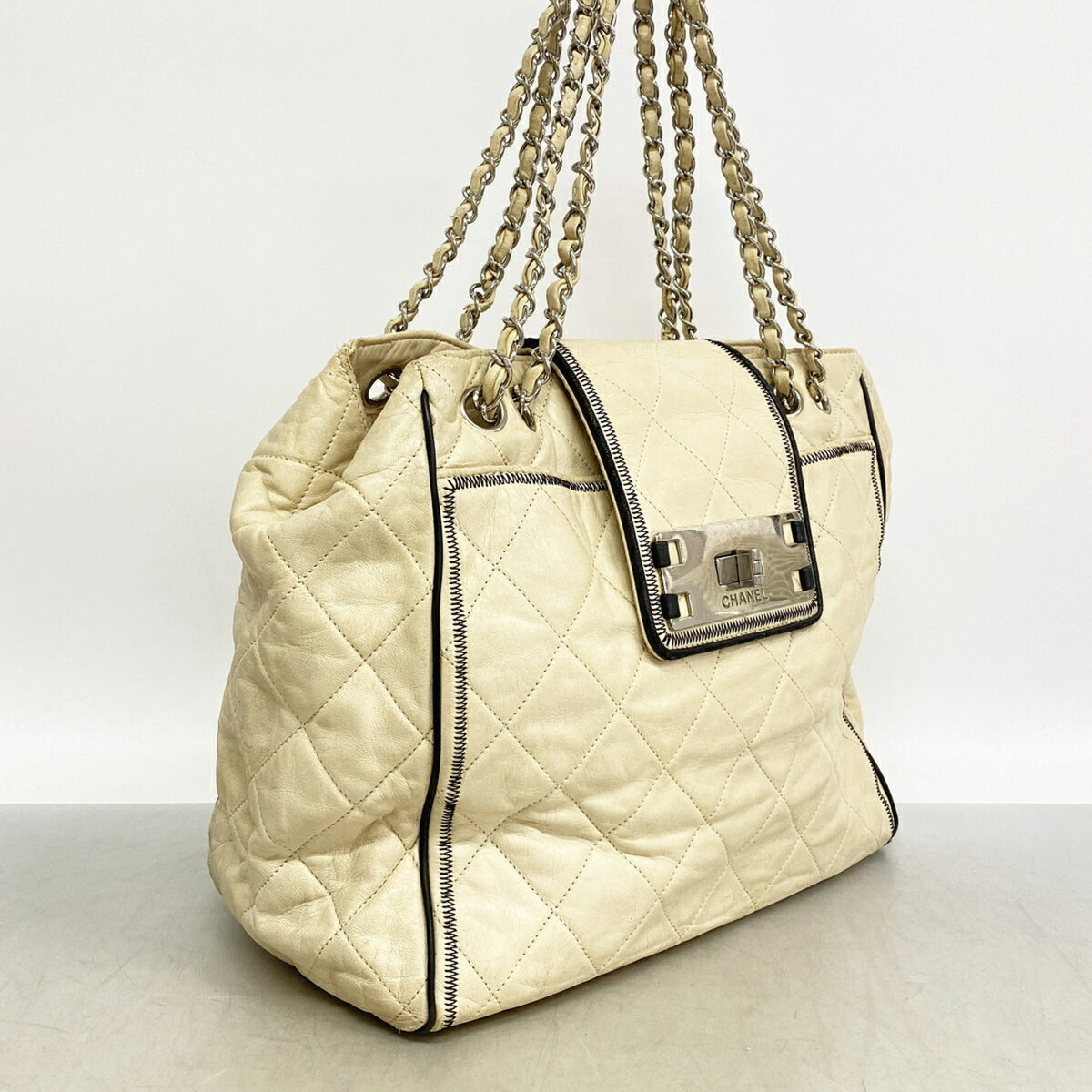Chanel Ivory Leather Tote Bag (Pre-Owned)