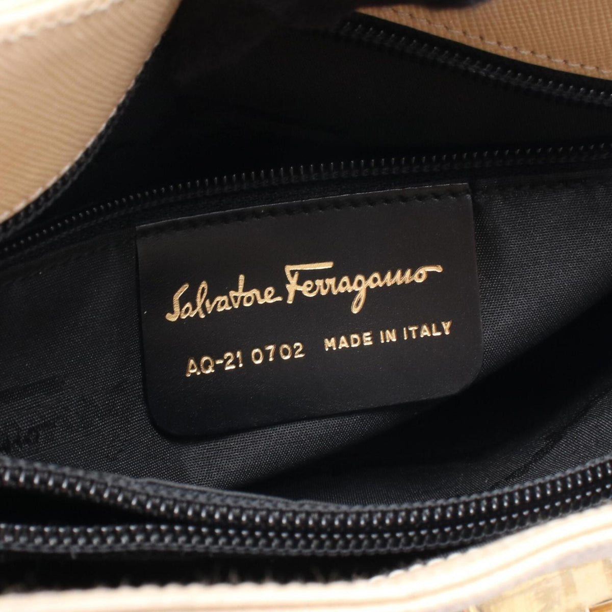 Salvatore Ferragamo Beige Leather Handbag Shoulder Bag (Pre-Owned)