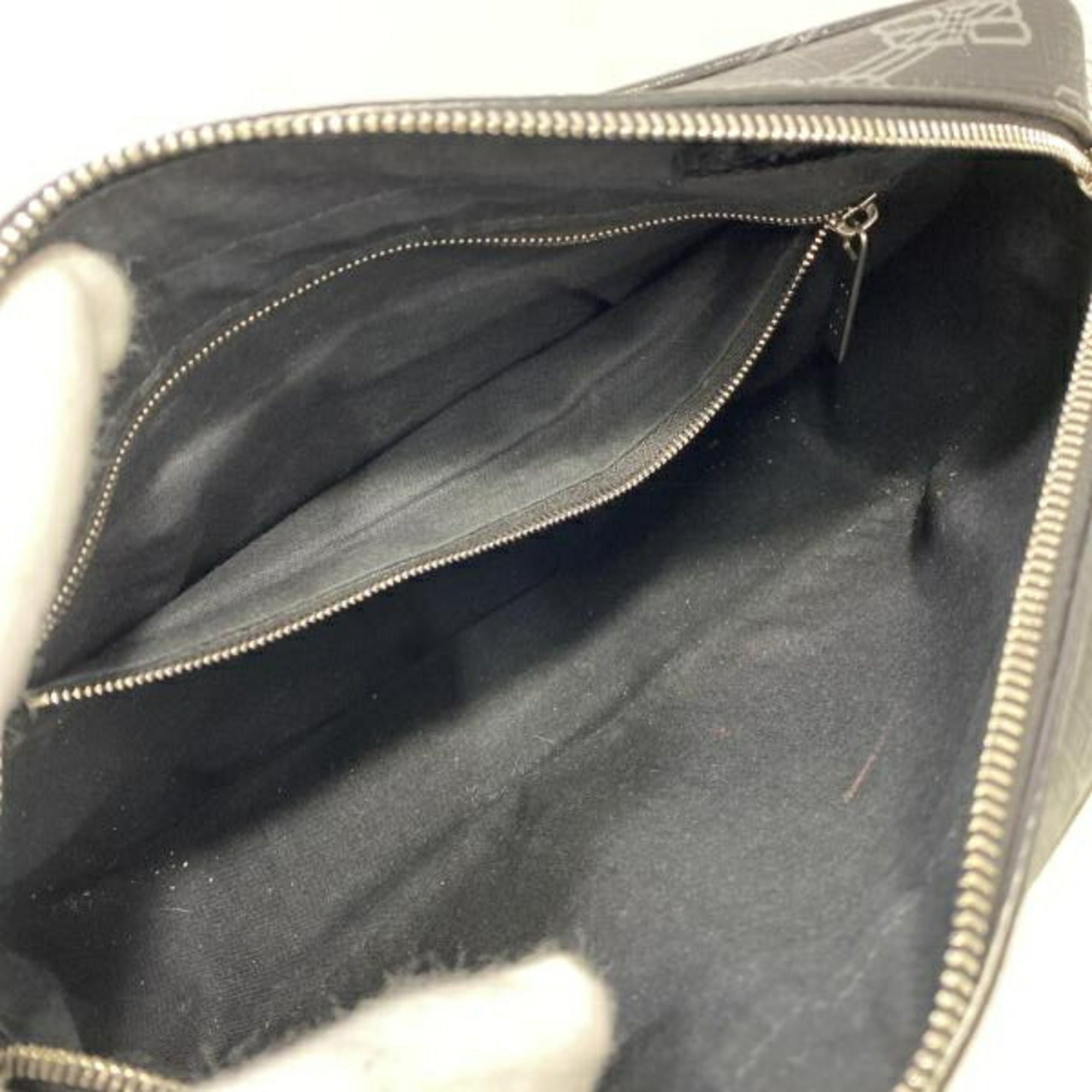 Balenciaga Black Leather Shoulder Bag (Pre-Owned)