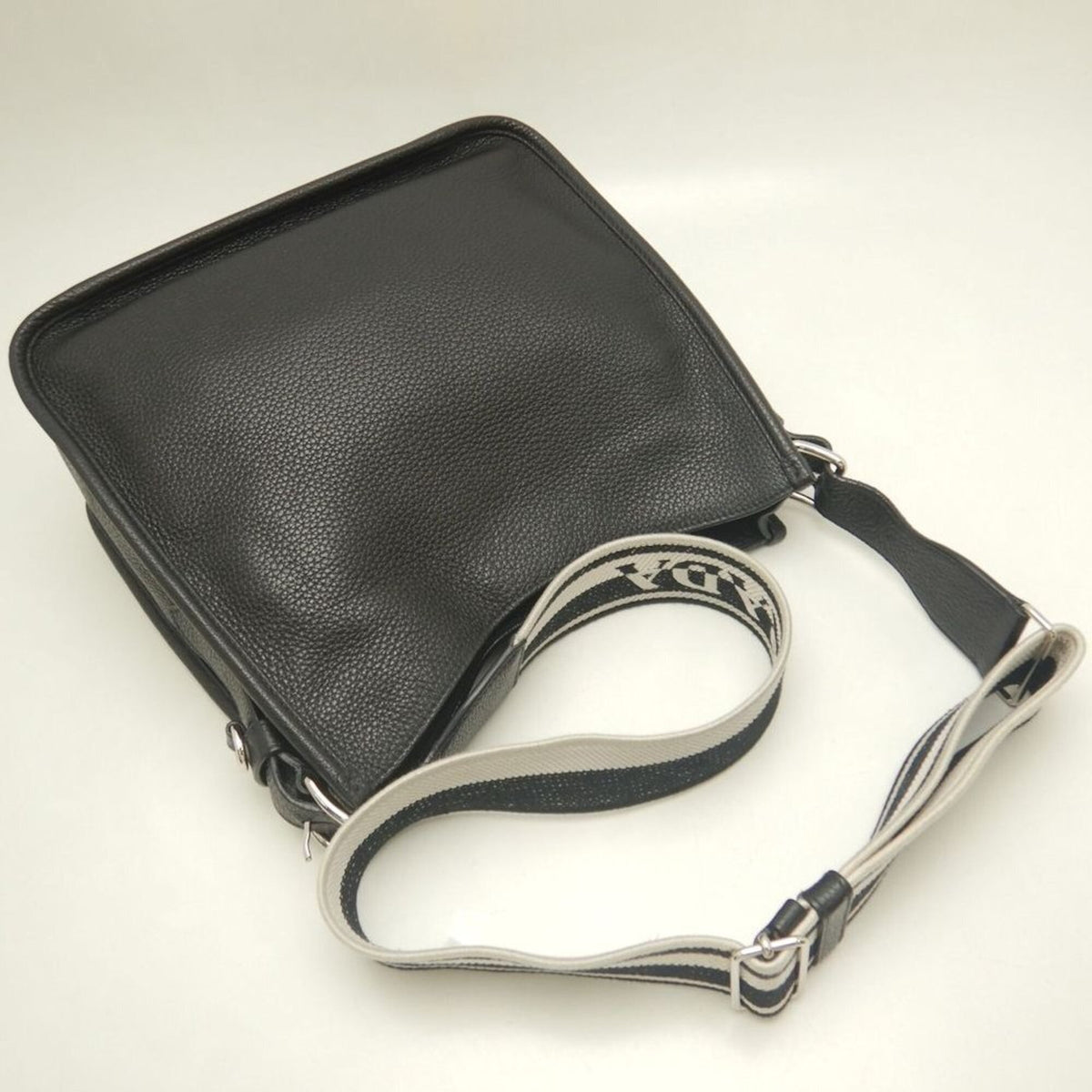 Prada Nero Leather Shoulder Bag (Pre-Owned)