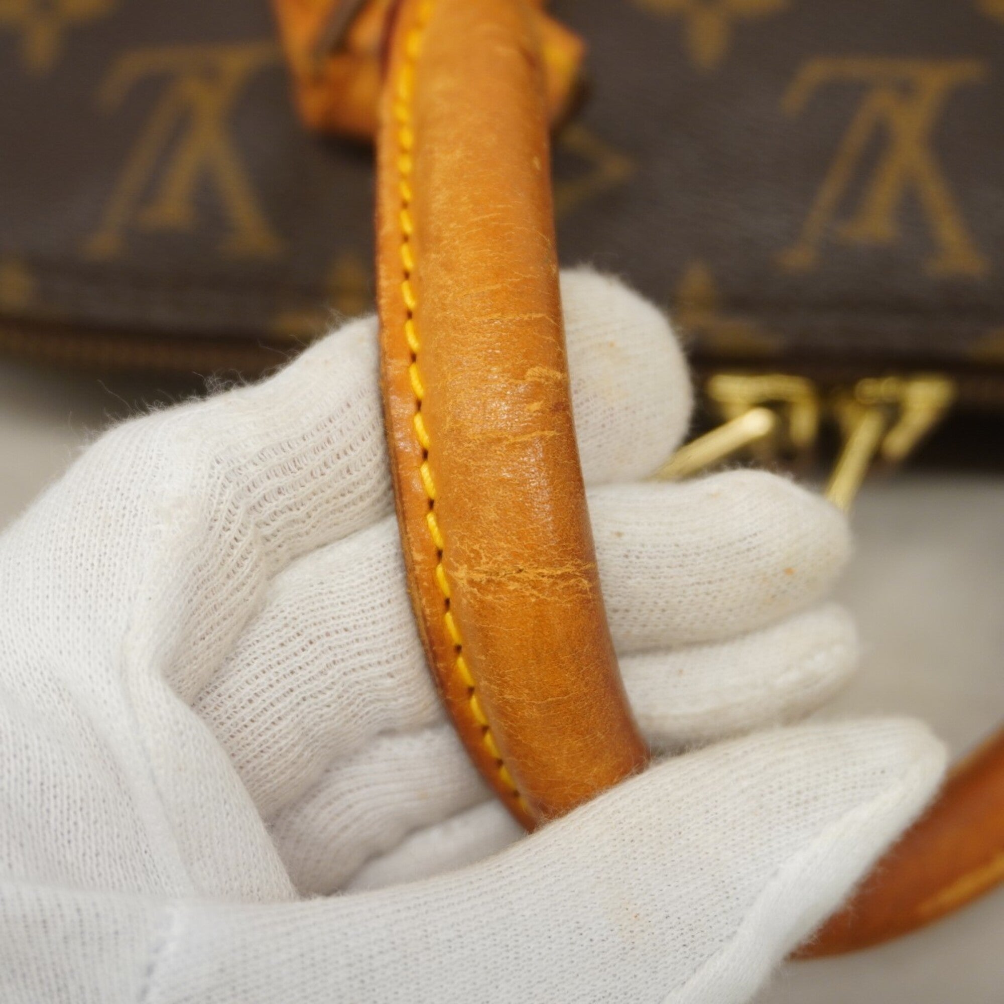 Louis Vuitton Brown Handbag (Pre-Owned)
