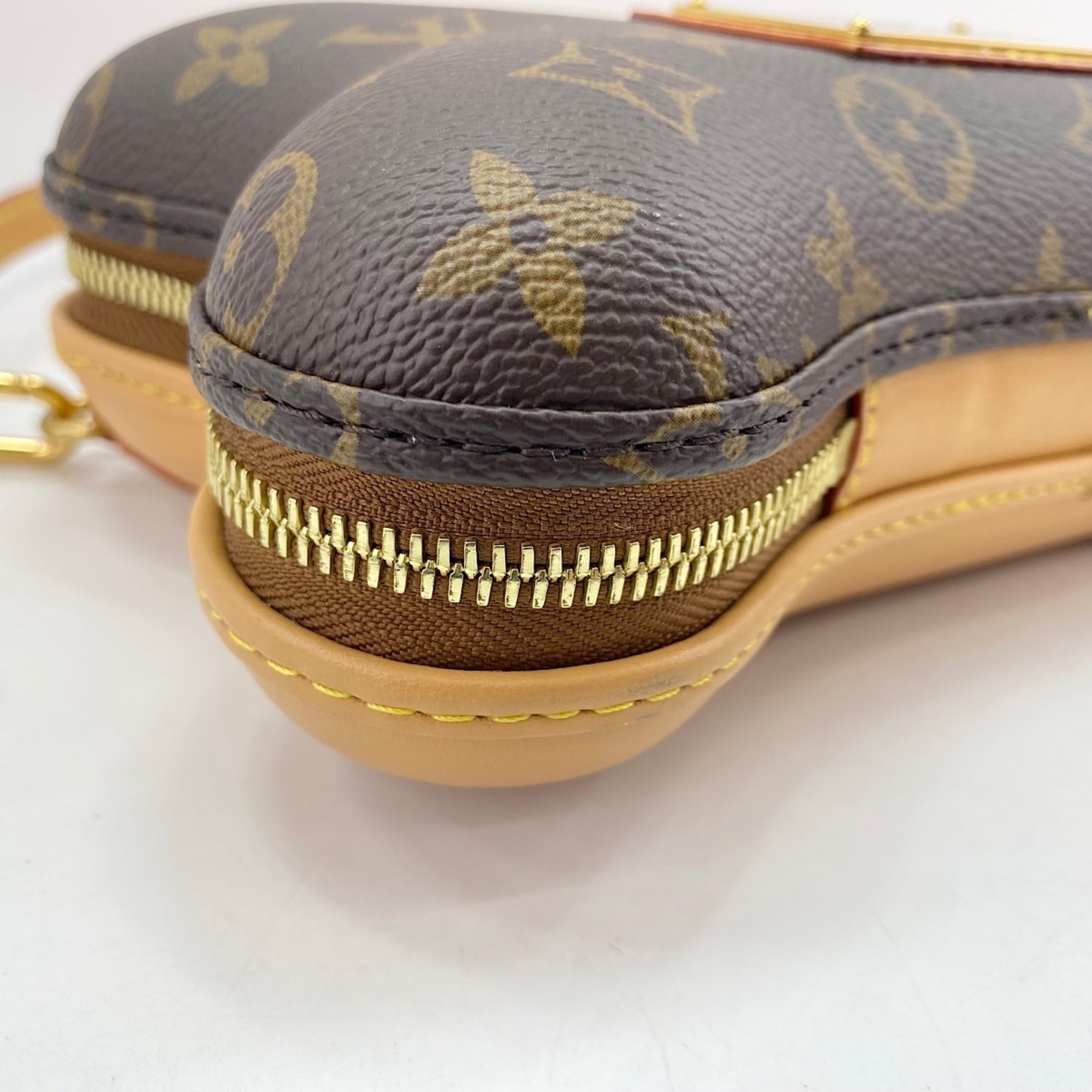 Louis Vuitton Brown Shoulder Bag (Pre-Owned)