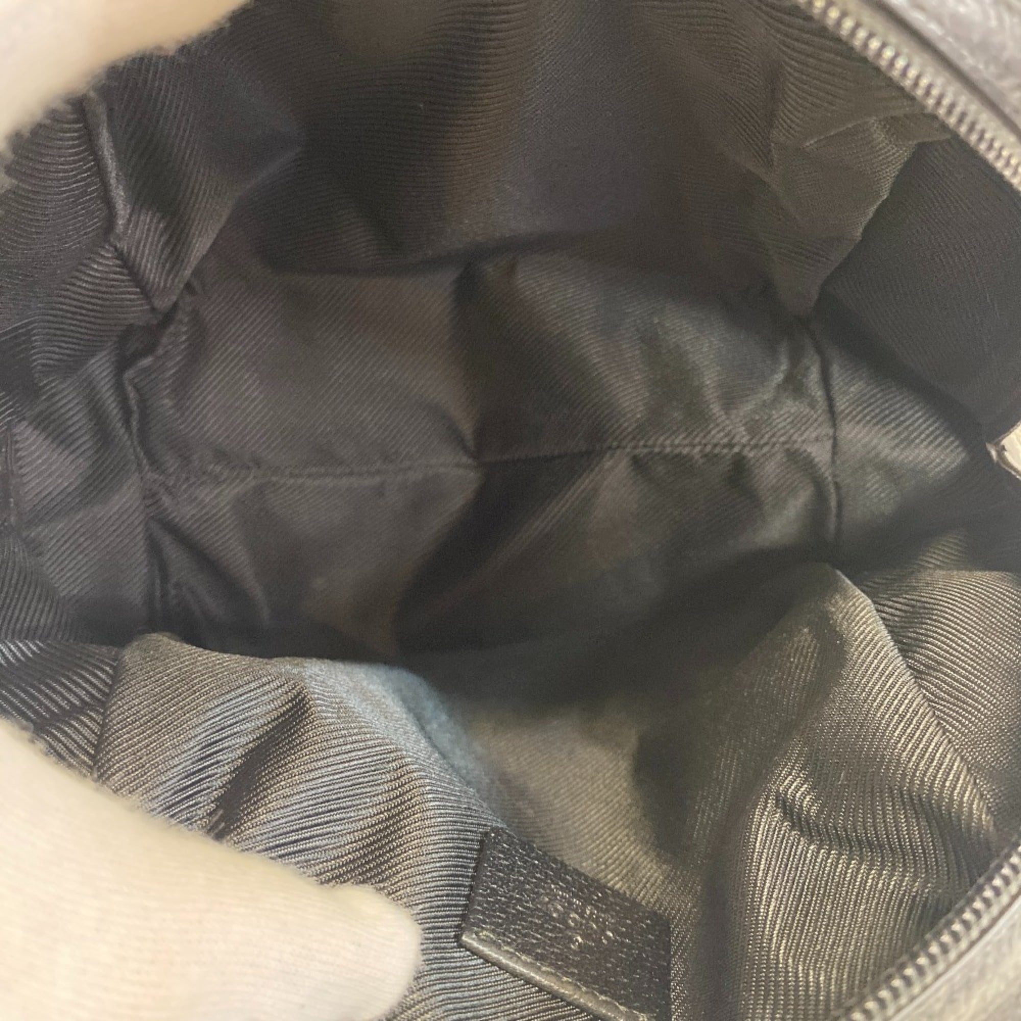 Gucci Black Gg Canvas Handbag (Pre-Owned)