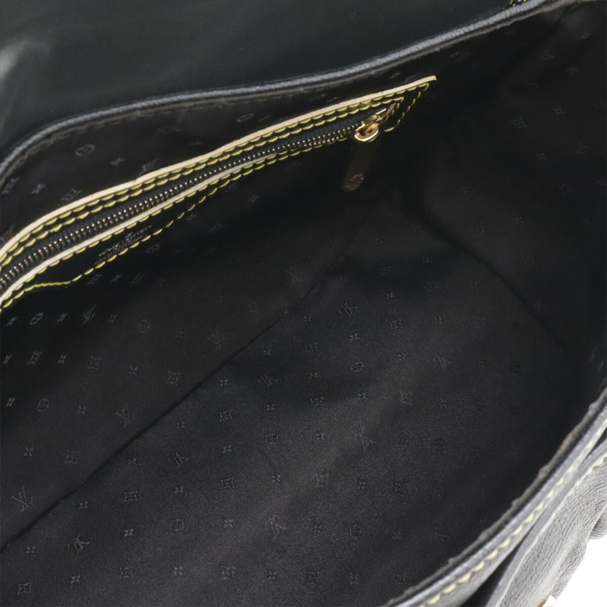 Louis Vuitton Suhali Black Noir Suhali Leather Shoulder Bag (Pre-Owned)