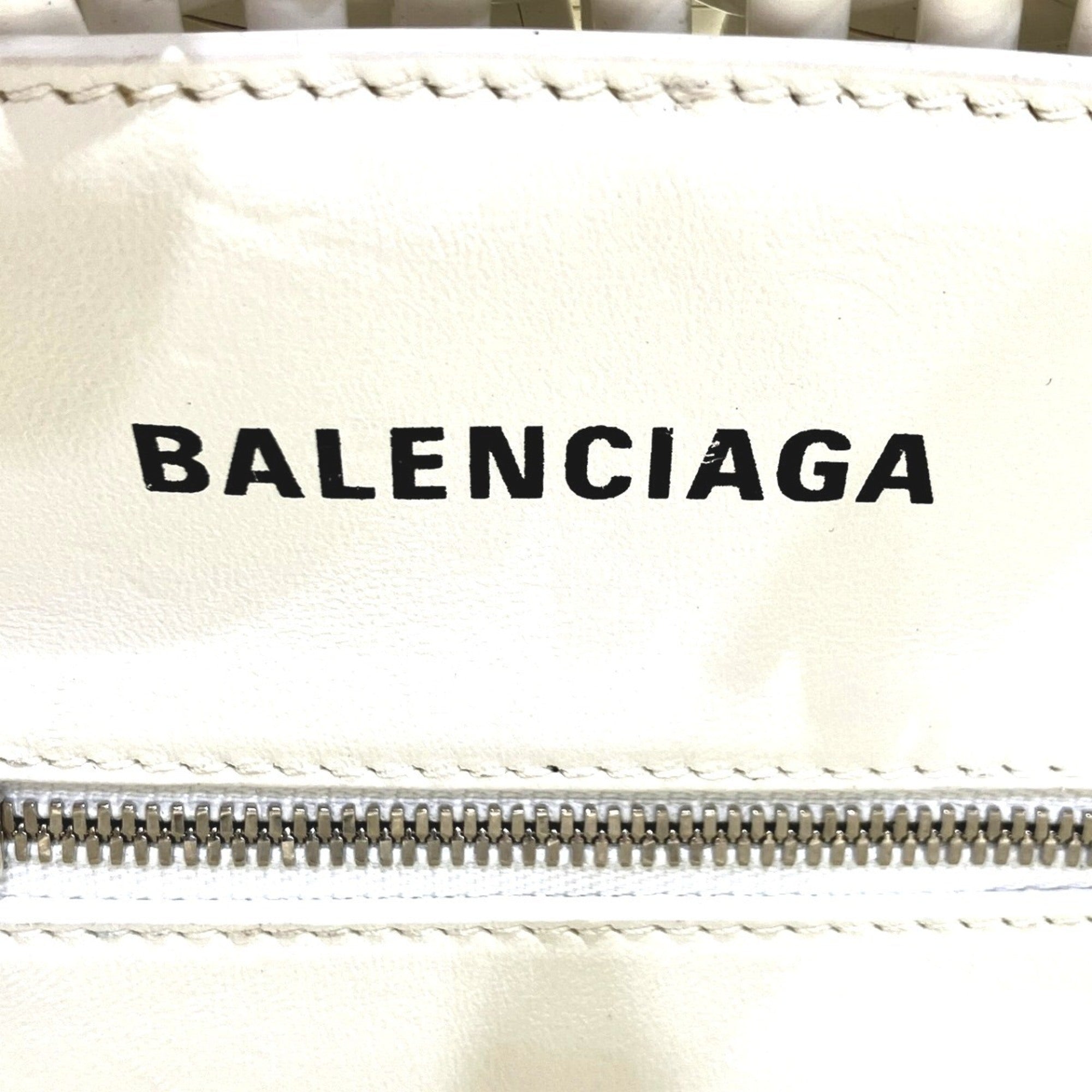 Balenciaga White Patent Leather Shoulder Bag (Pre-Owned)