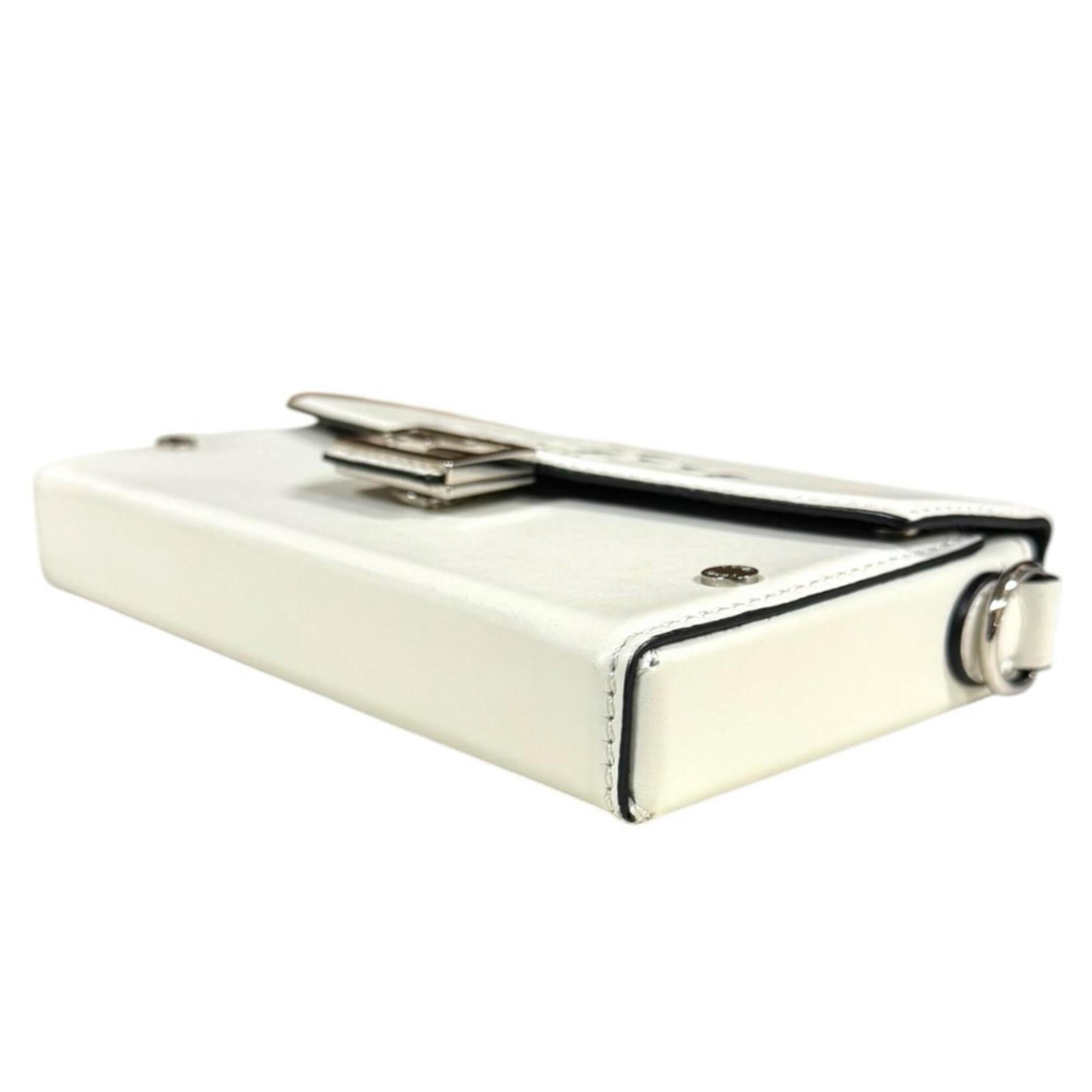 Fendi White Leather Shoulder Bag (Pre-Owned)