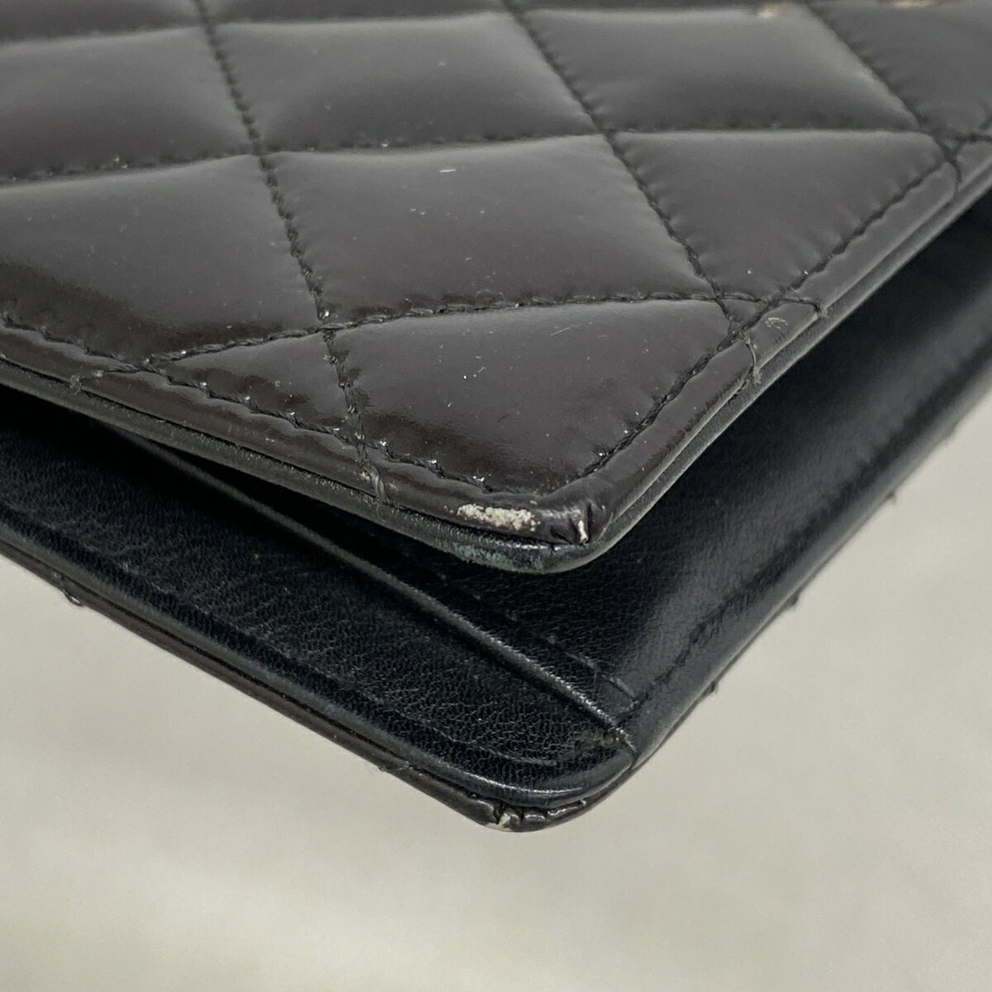 Chanel Black Patent Leather Long Wallet (Bi-Fold) (Pre-Owned)