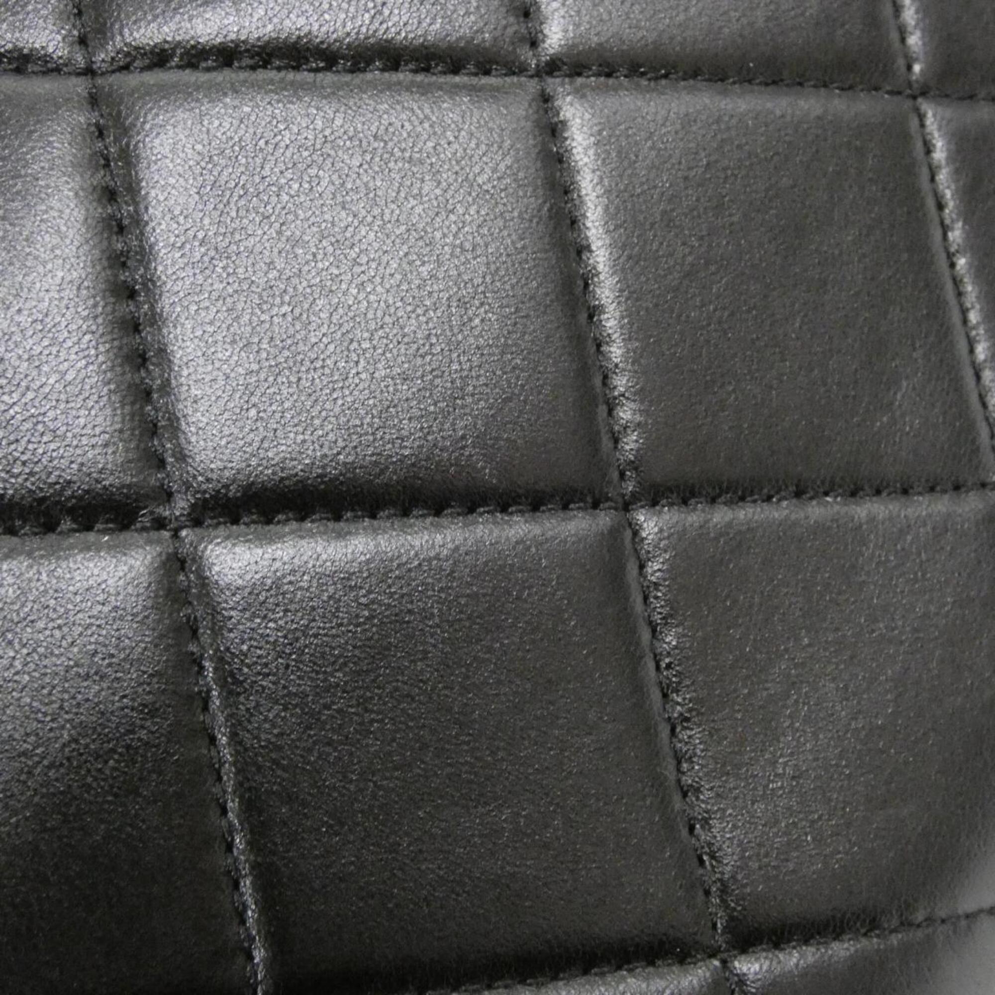 Chanel Black Leather Handbag (Pre-Owned)