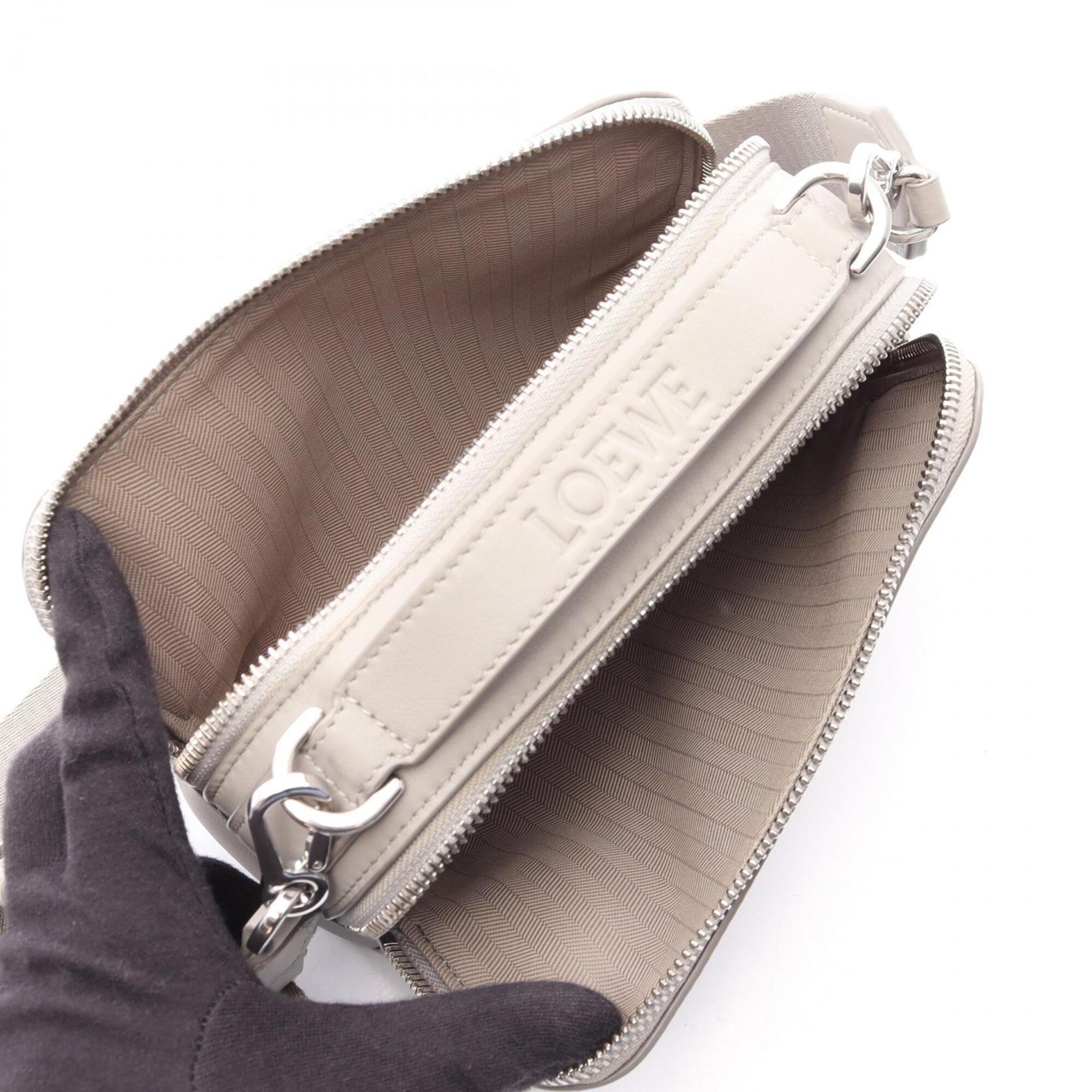 Loewe Gray Leather Handbag (Pre-Owned)