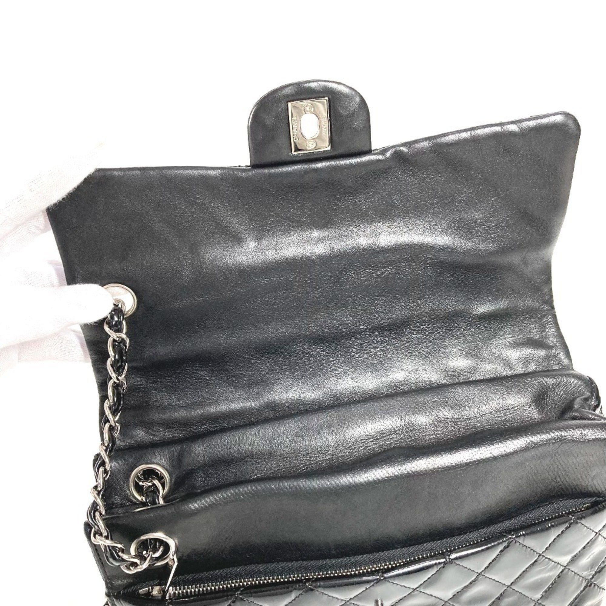 Chanel Matelasse Black Shoulder Bag (Pre-Owned)