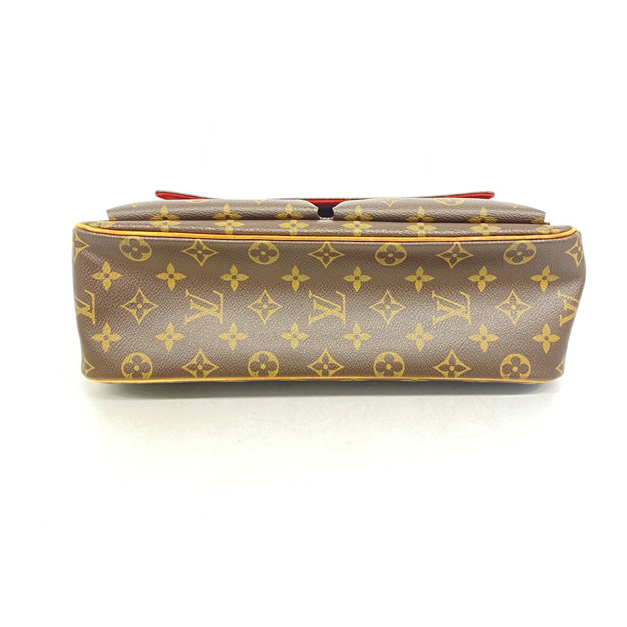 Louis Vuitton Brown Shoulder Bag (Pre-Owned)