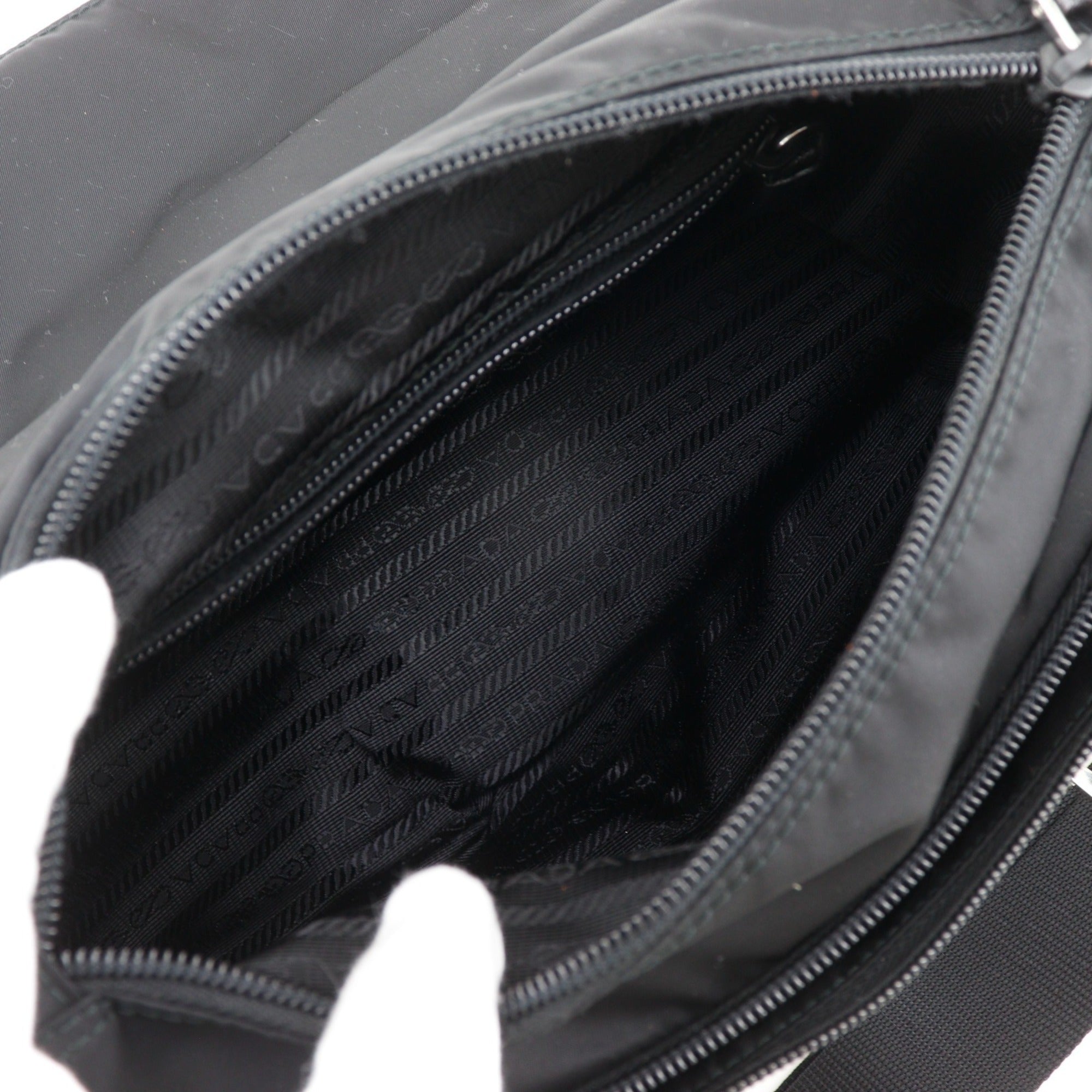 Prada Black Nero Nylon Messenger Bag Shoulder Bag (Pre-Owned)