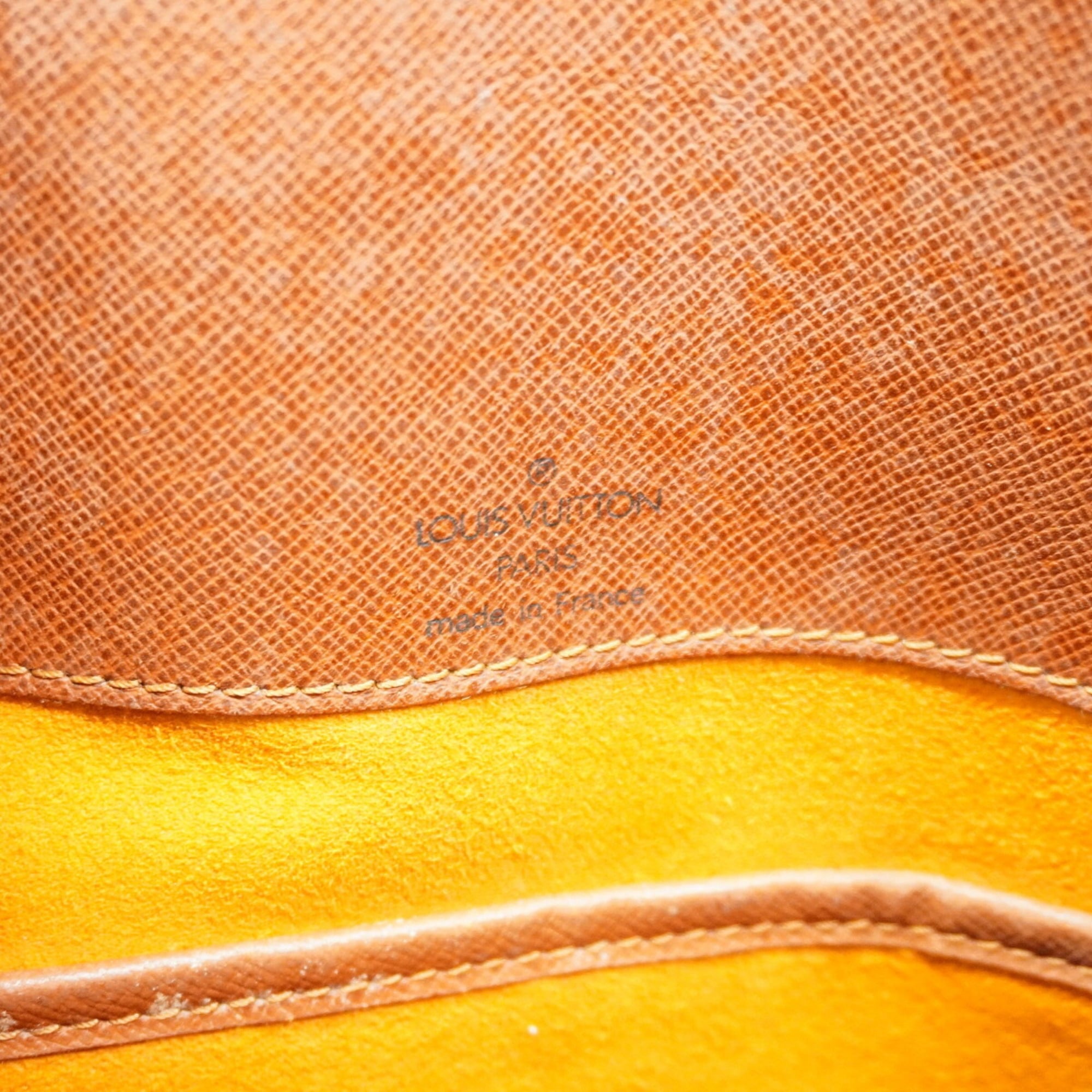 Louis Vuitton Brown Shoulder Bag (Pre-Owned)