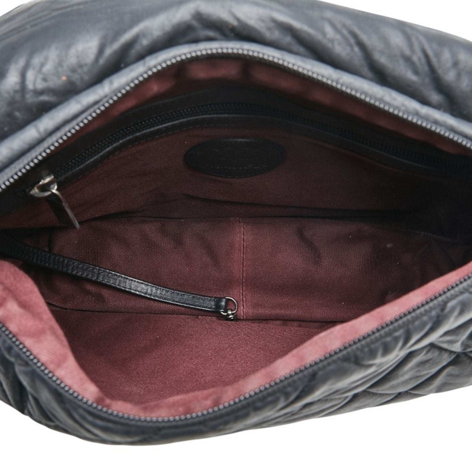 Chanel Black Leather Shoulder Bag (Pre-Owned)