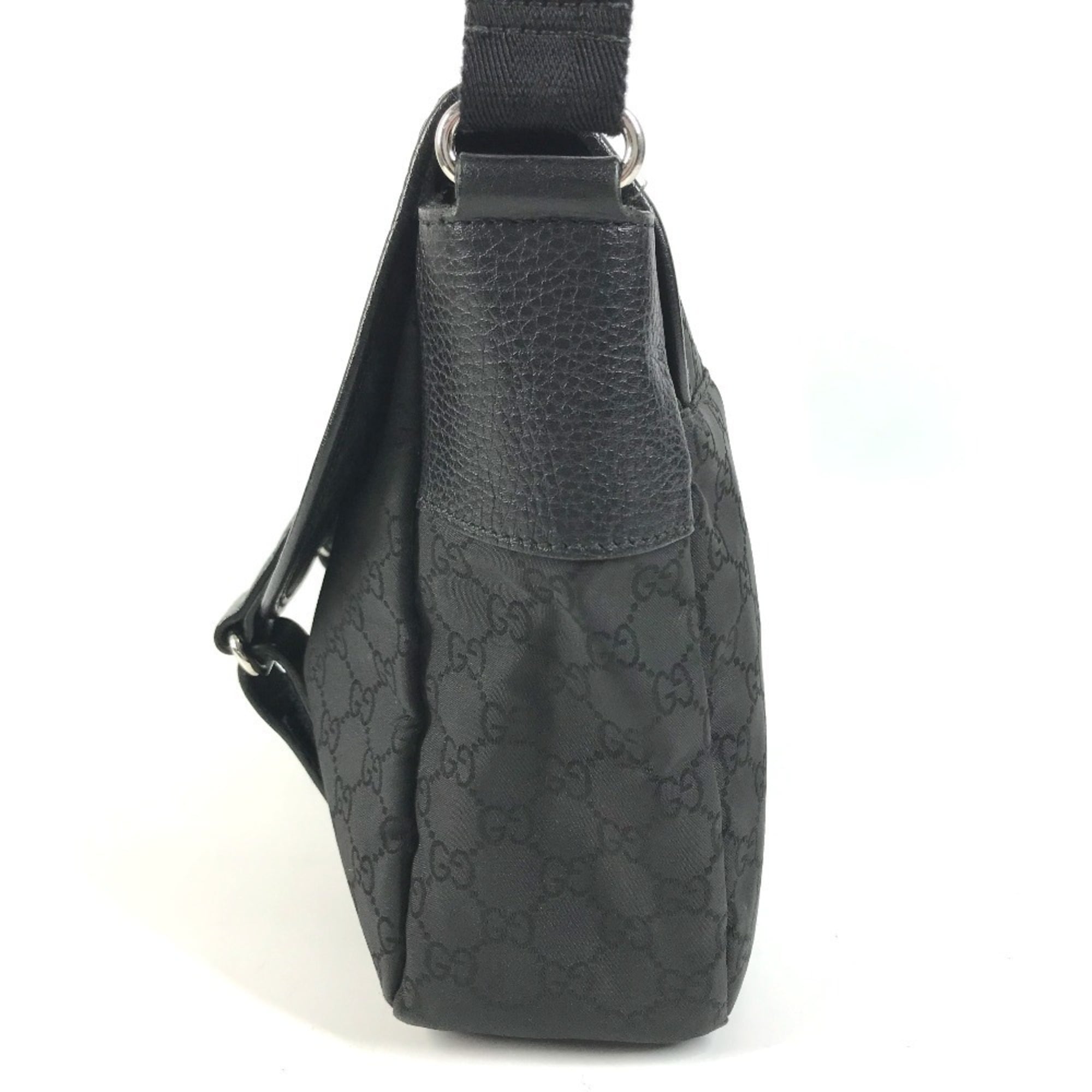 Gucci Black Nylon Leather Shoulder Bag (Pre-Owned)