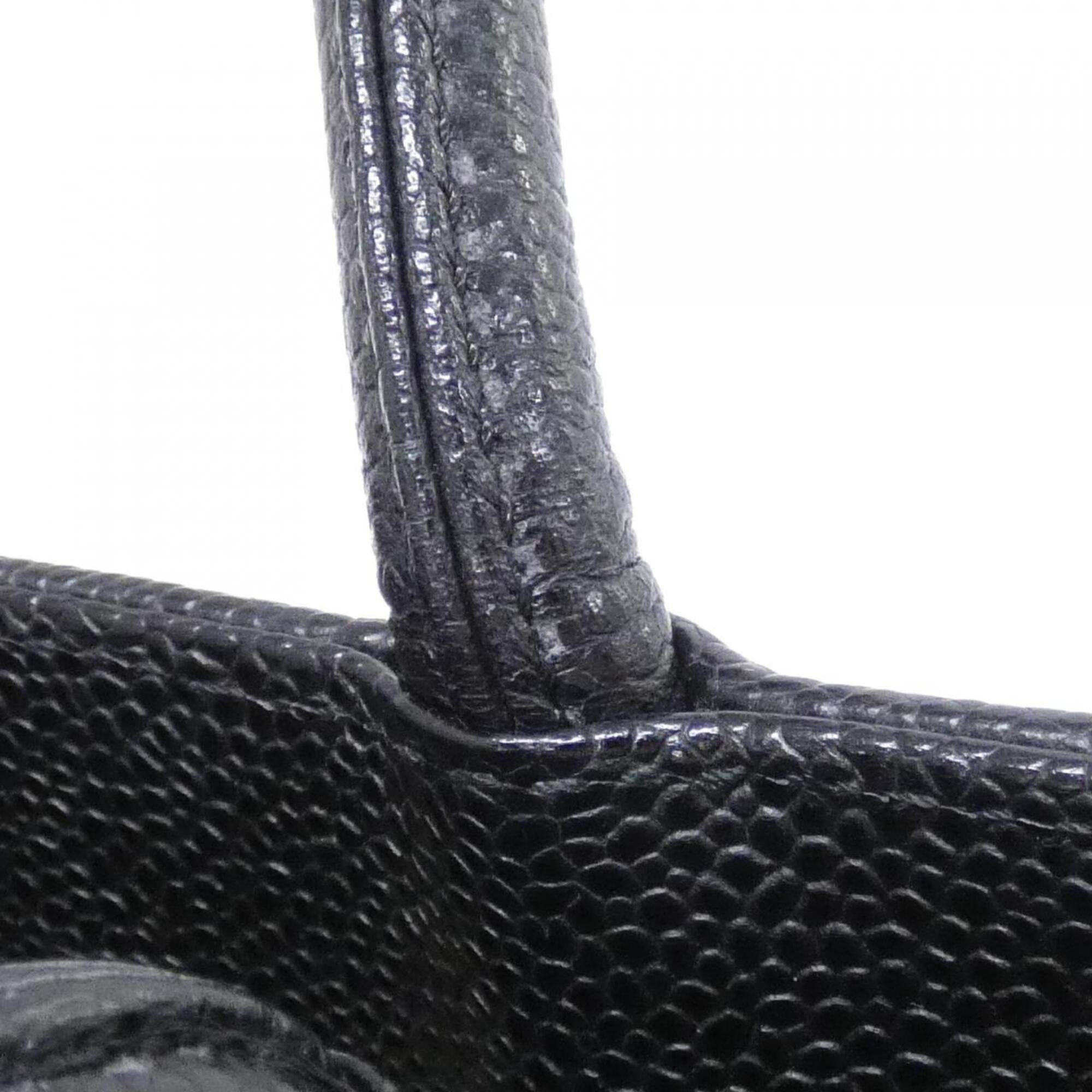 Chanel Black Grained Calfskin Handbag (Pre-Owned)