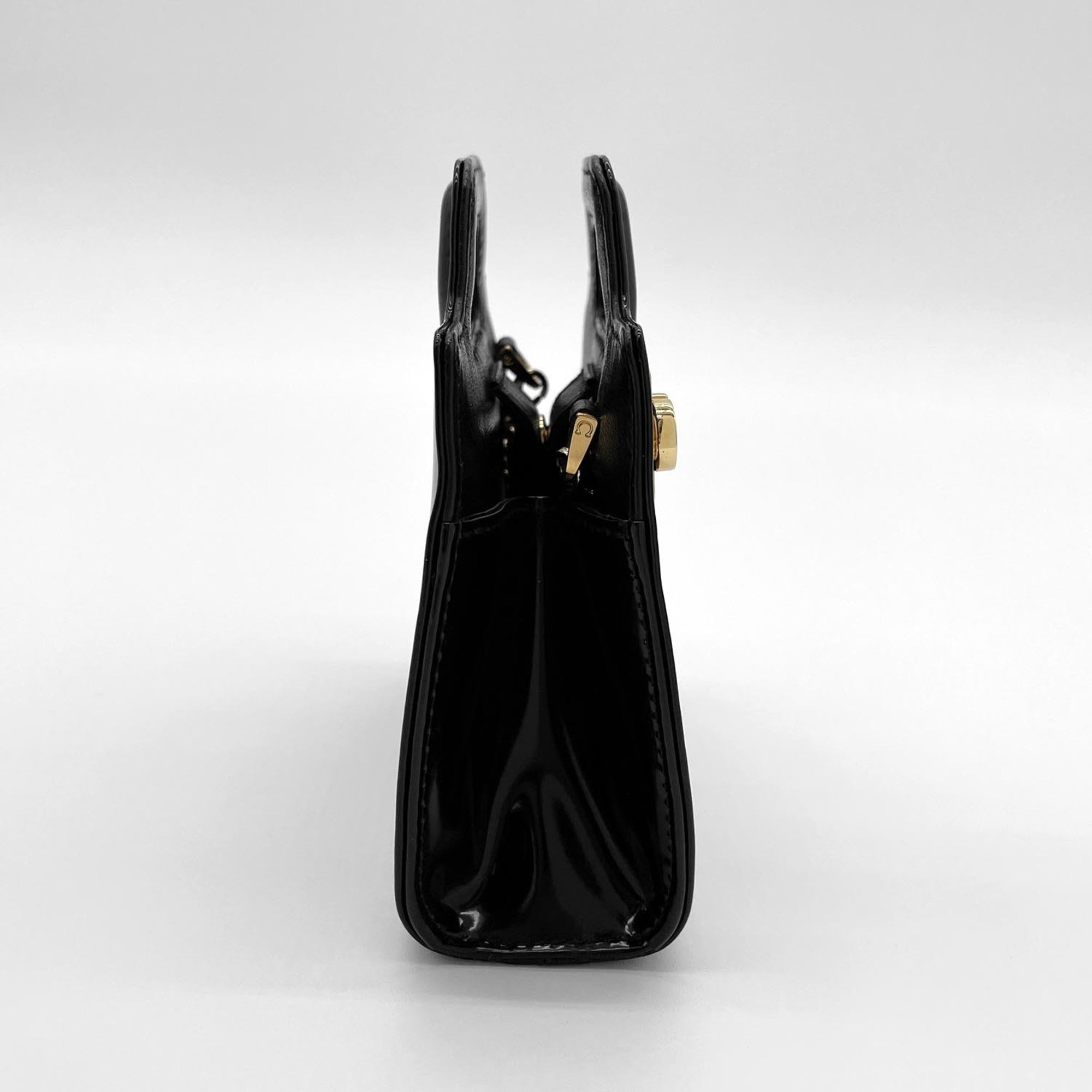 Salvatore Ferragamo Black Metal Leather Shoulder Bag (Pre-Owned)