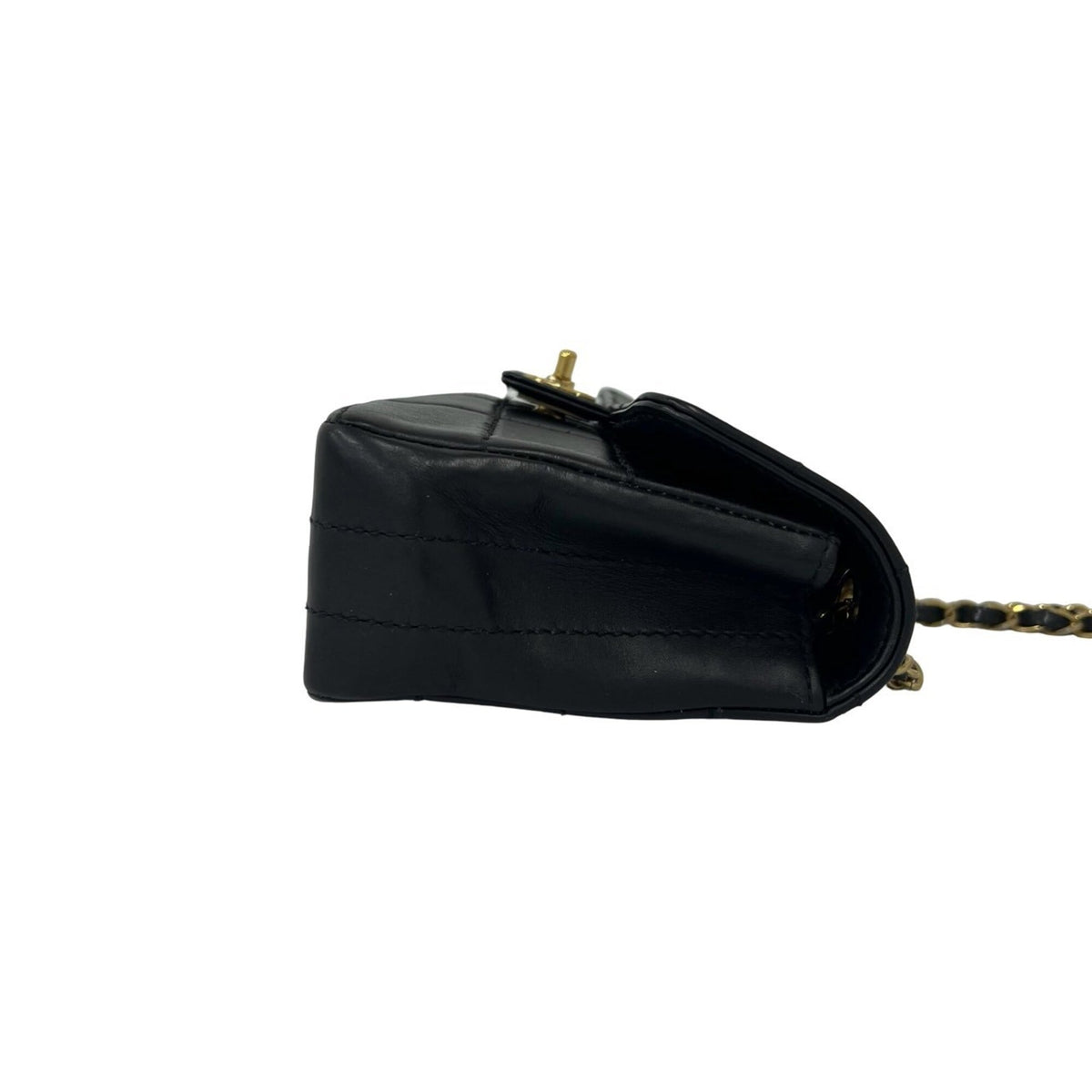 Chanel Black Leather Pochette Shoulder Bag (Pre-Owned)