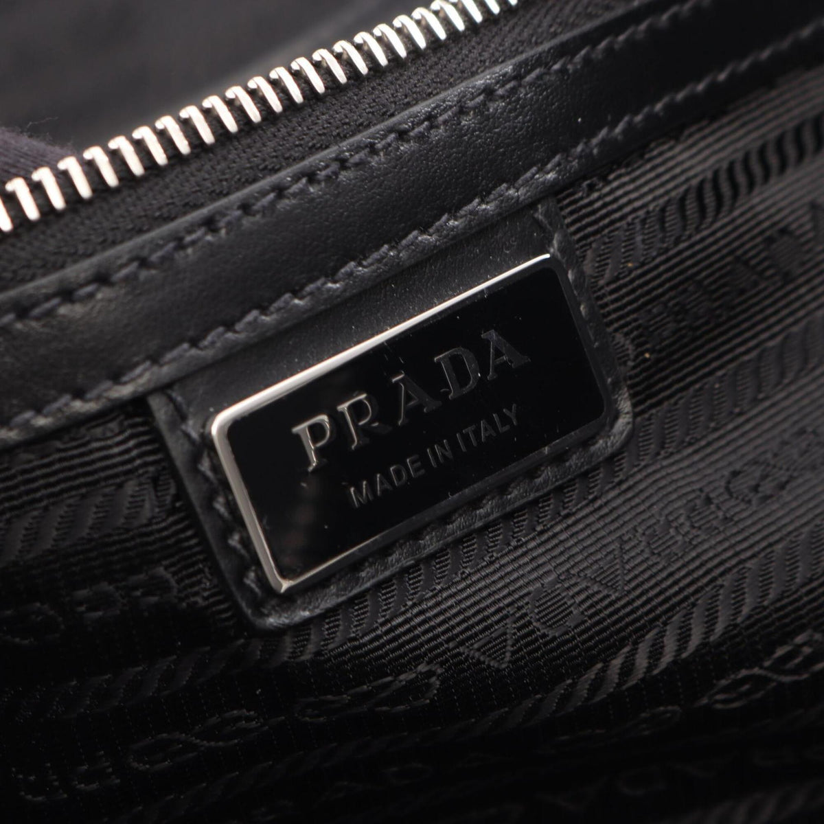 Prada Black Leather Handbag Shoulder Bag (Pre-Owned)