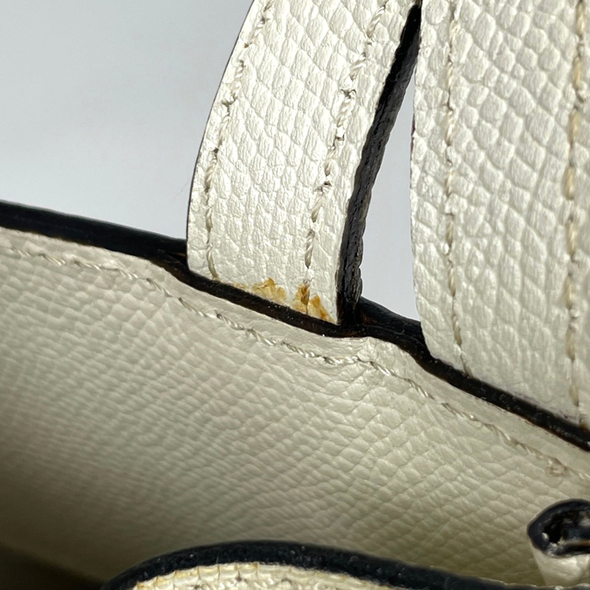 Valextra Ivory Leather Handbag (Pre-Owned)