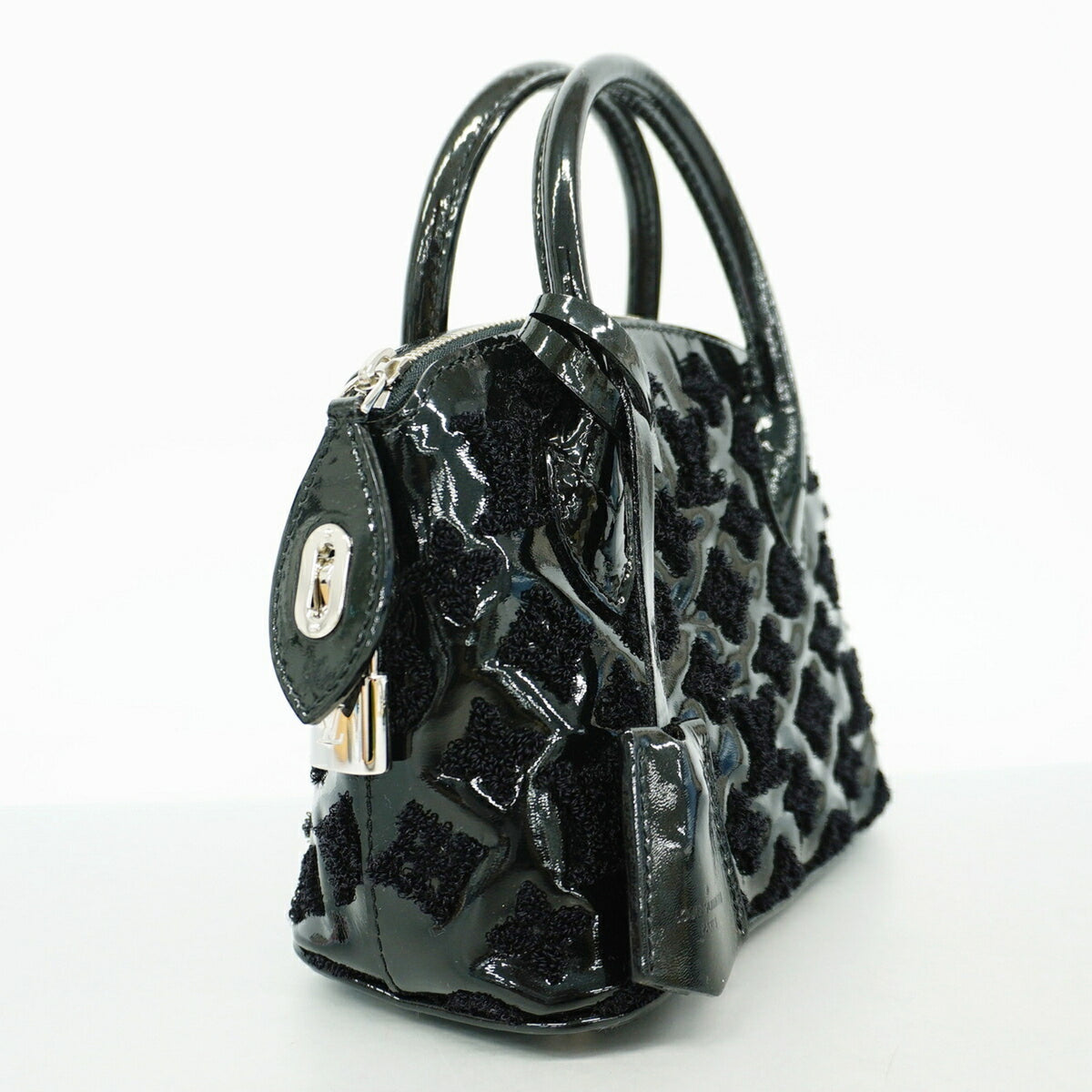 Louis Vuitton Noir Handbag (Pre-Owned)