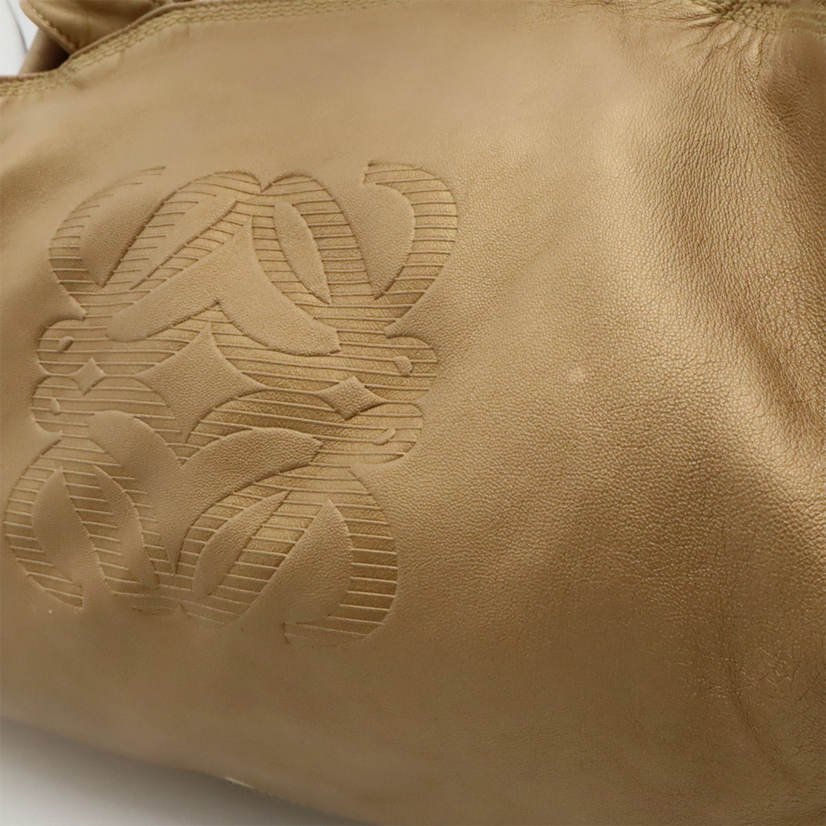 Loewe Champagne Gold Leather Handbag (Pre-Owned)