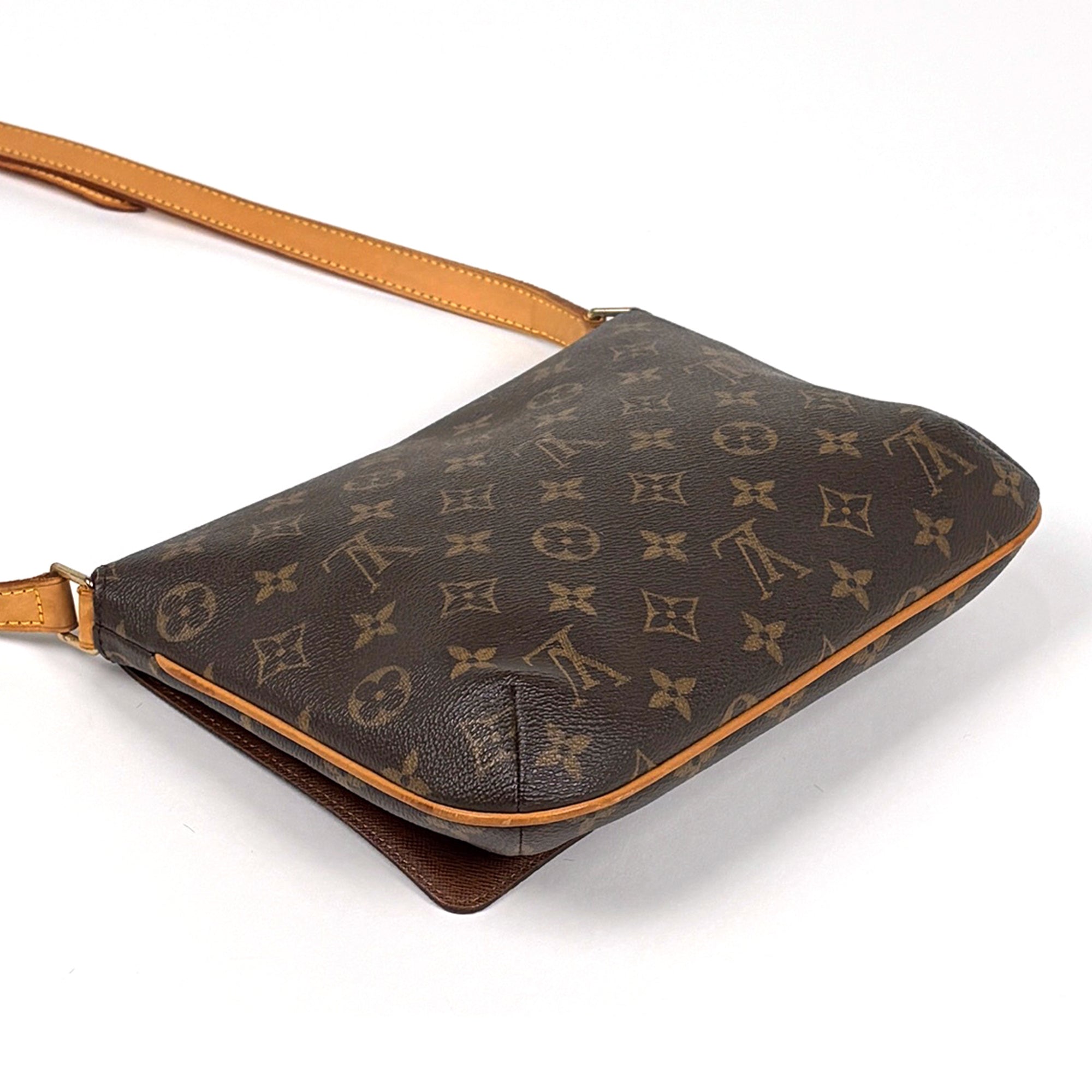 Louis Vuitton Brown Monogram Monogram Shoulder Bag (Pre-Owned)