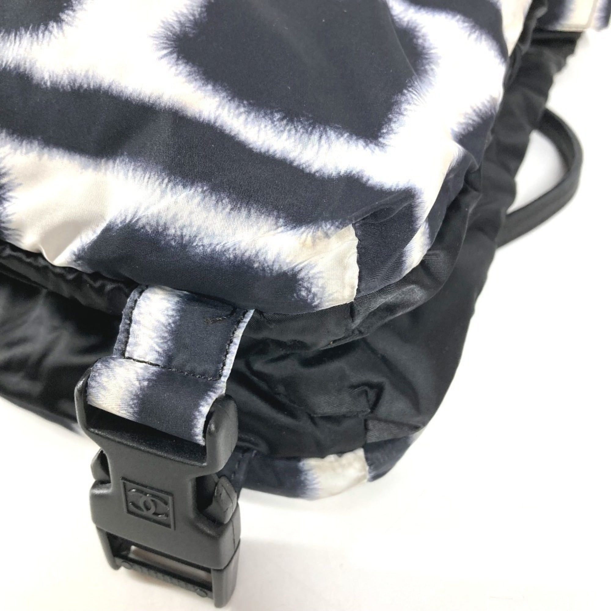Chanel Sport Black White Nylon Shoulder Bag (Pre-Owned)