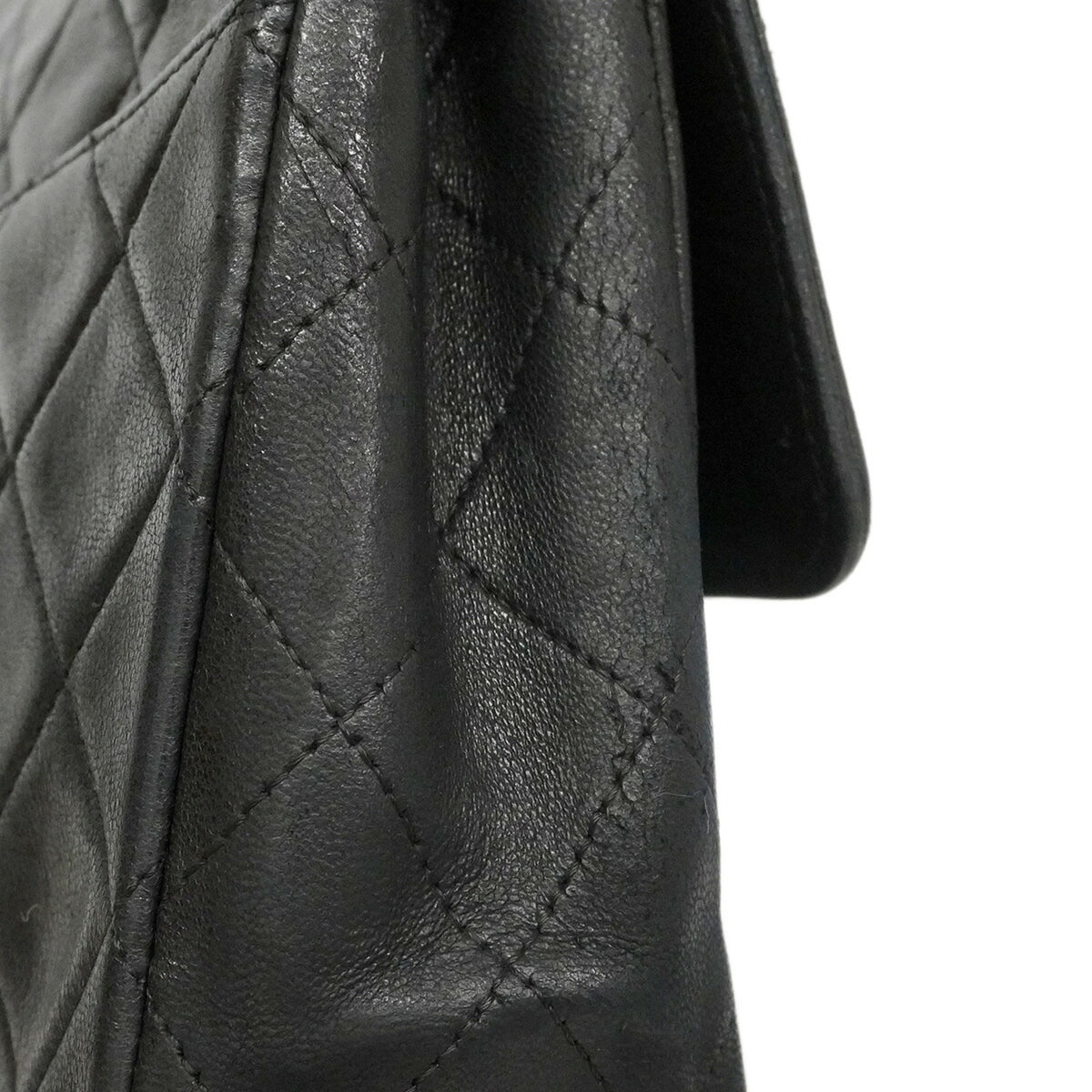 Chanel Black Leather Shoulder Bag (Pre-Owned)
