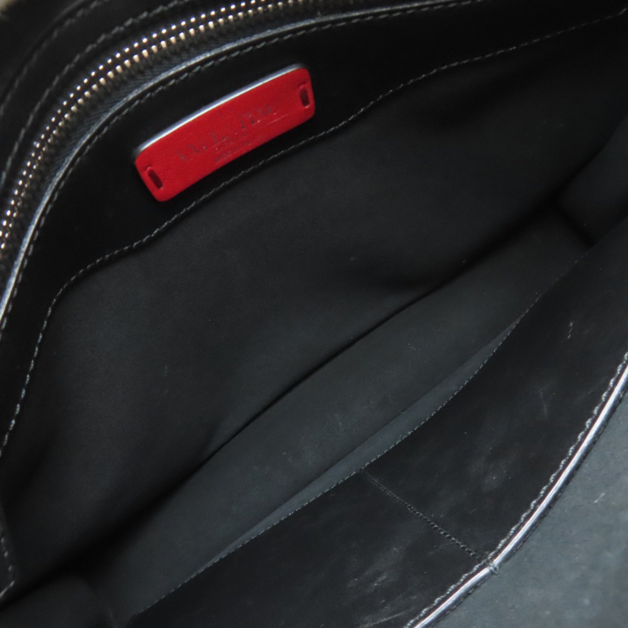 Valentino Black Leather Clutch Bag (Pre-Owned)