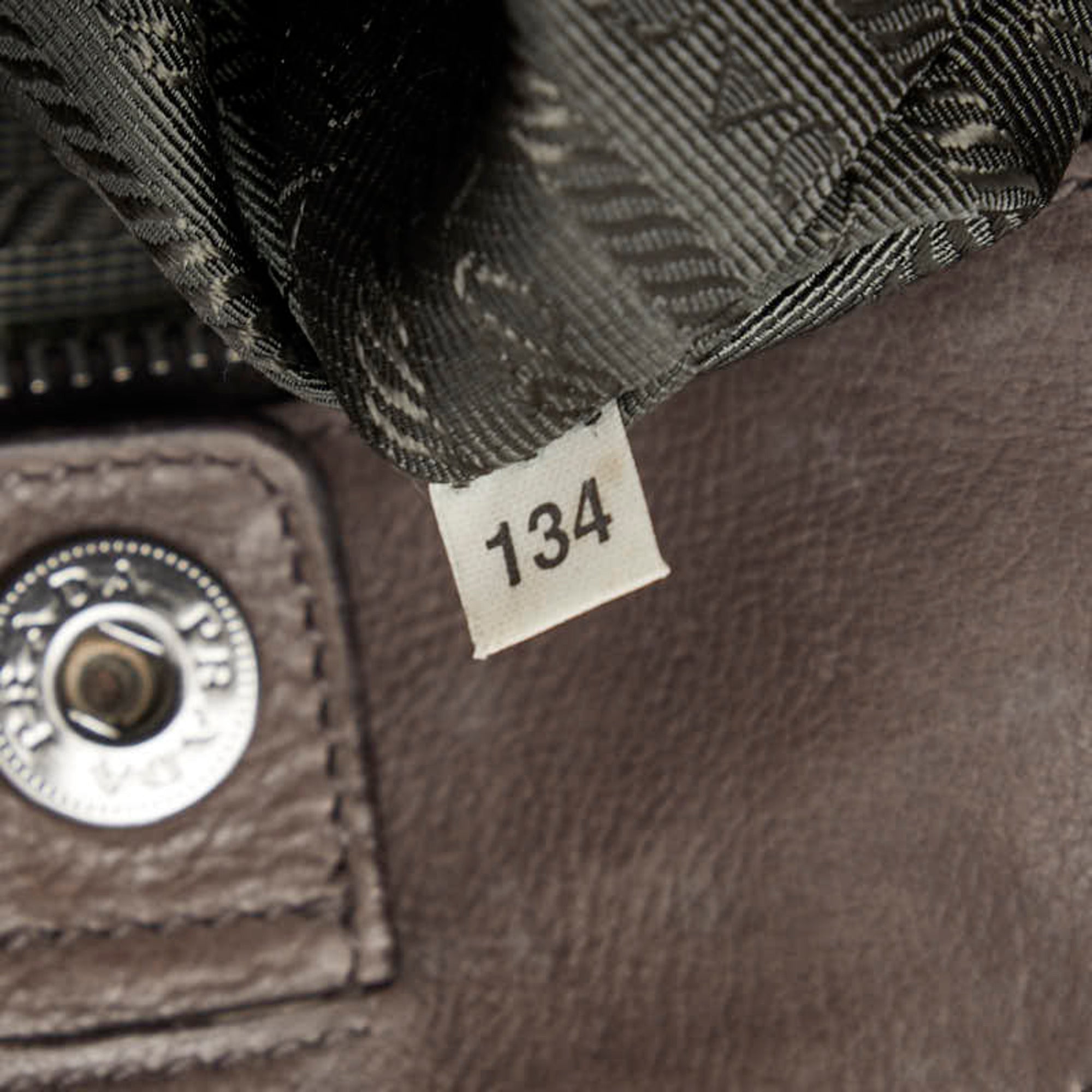 Prada Brown Leather Shoulder Bag (Pre-Owned)