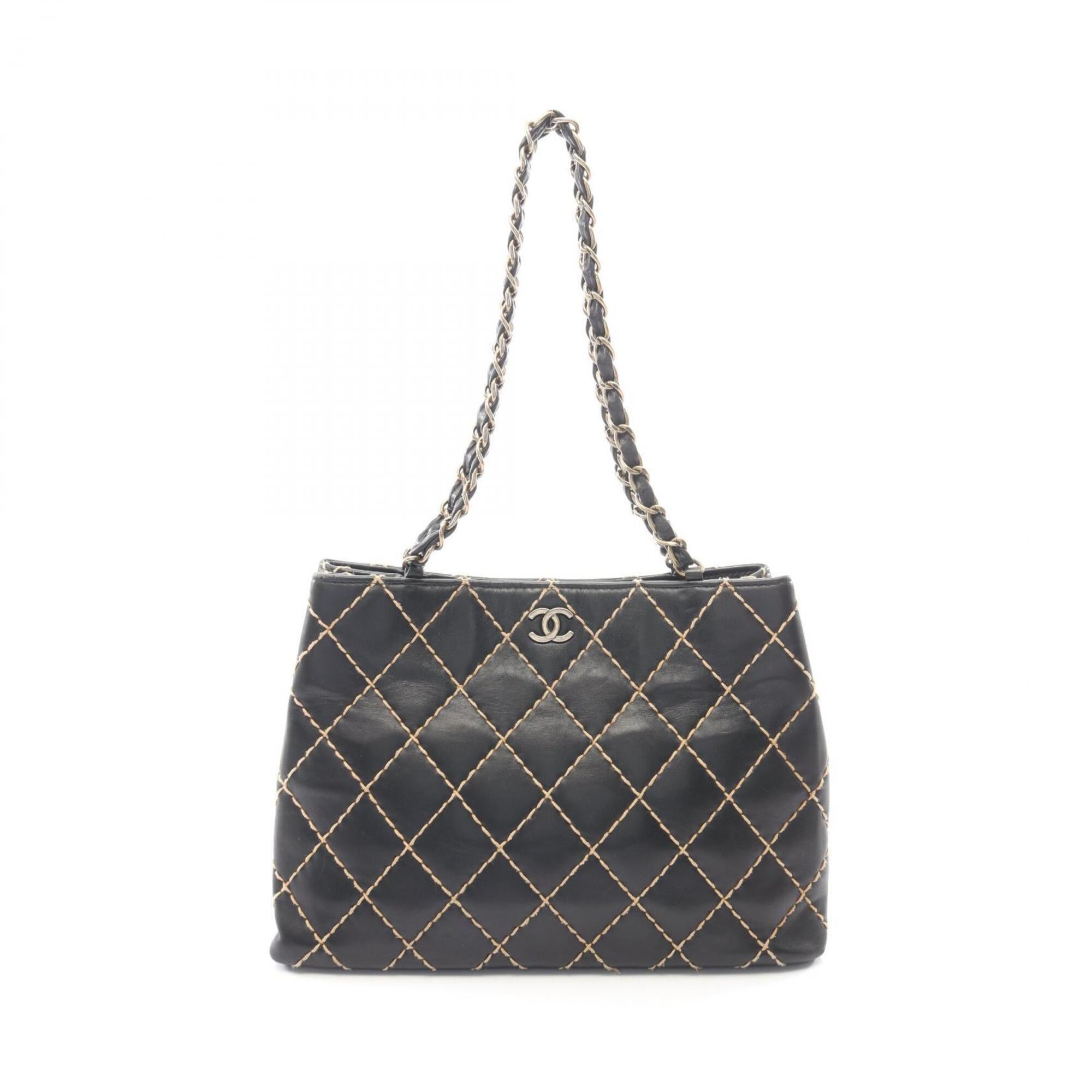 Chanel Black Leather Handbag Shoulder Bag (Pre-Owned)
