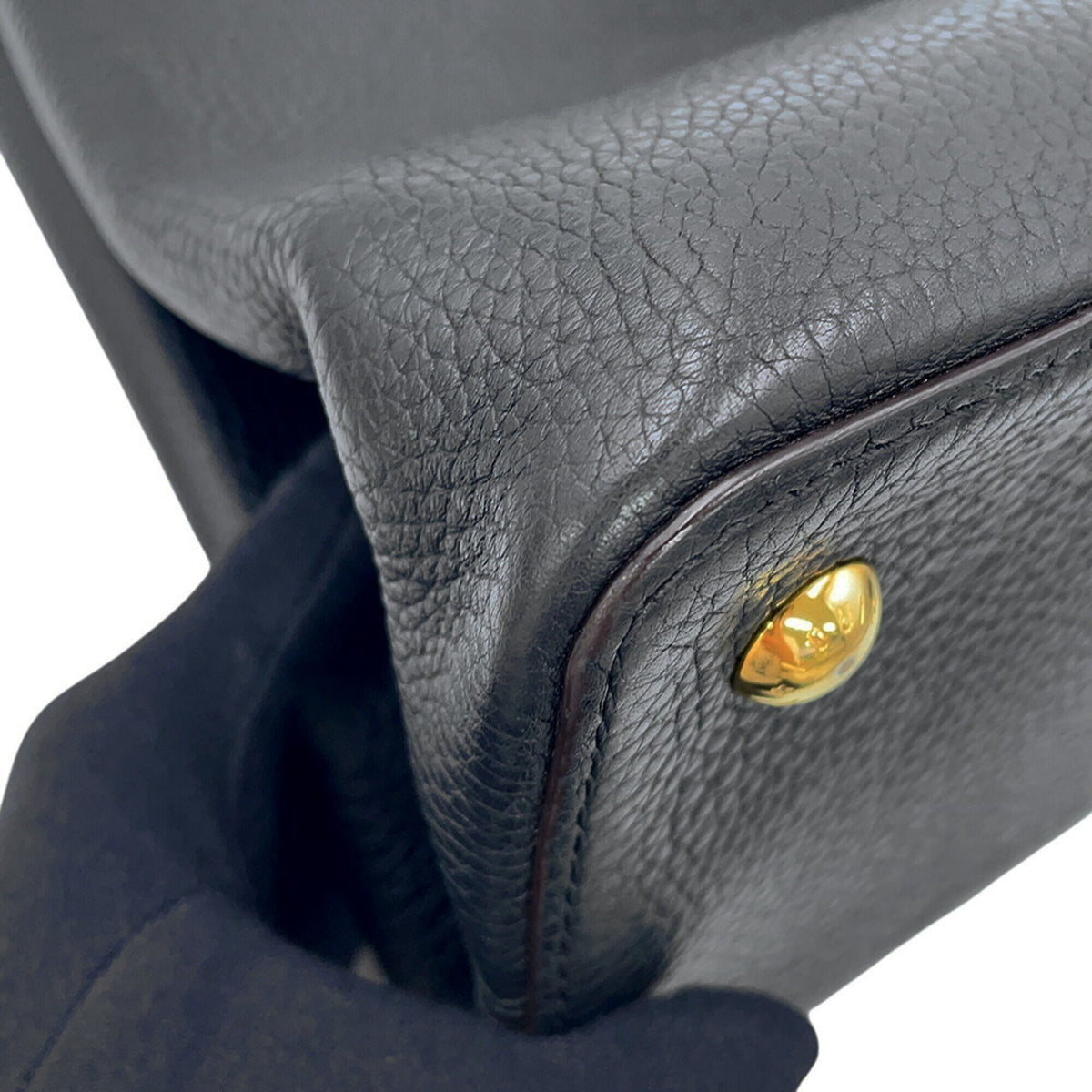 Louis Vuitton Noir Leather Handbag (Pre-Owned)