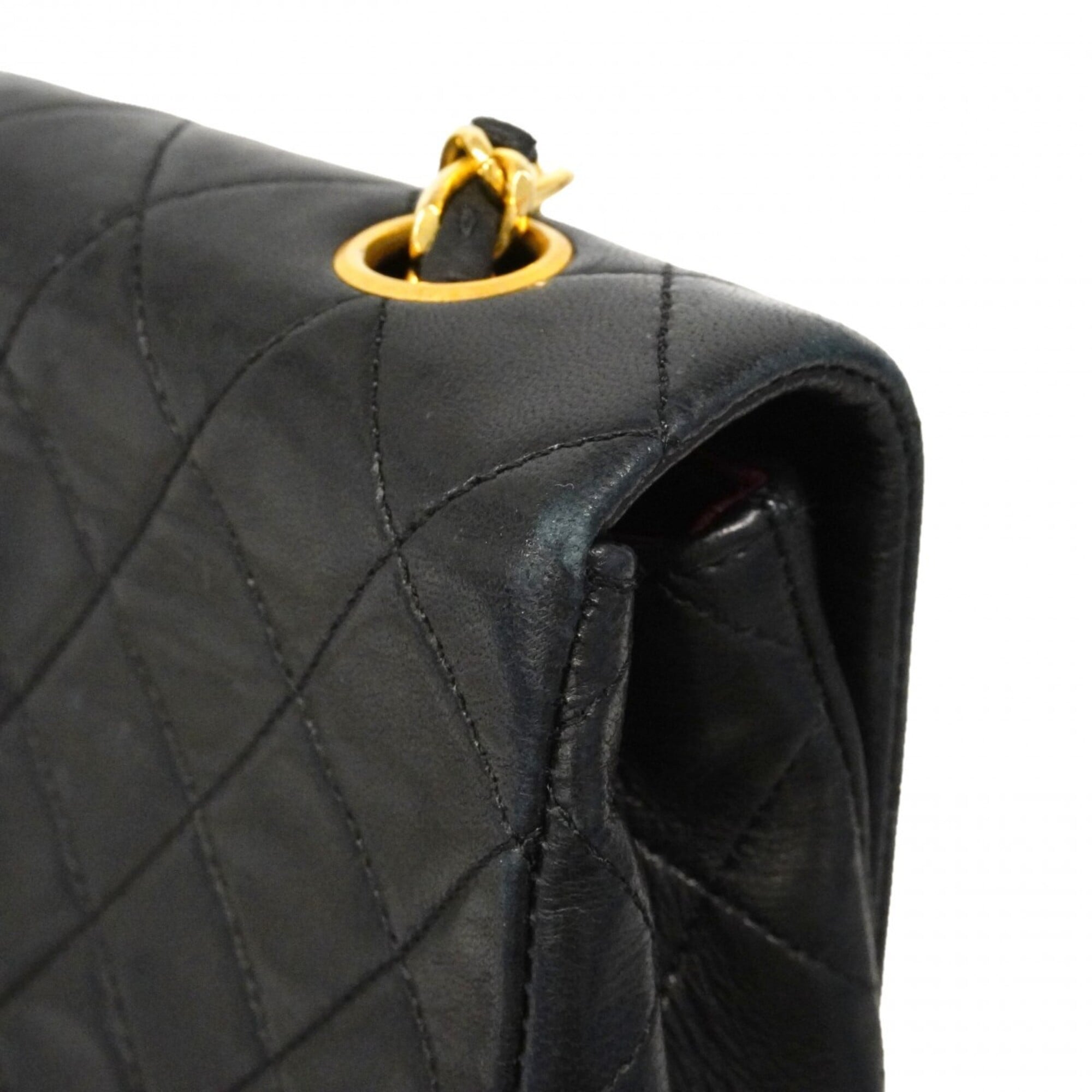 Chanel Black Leather Shoulder Bag (Pre-Owned)