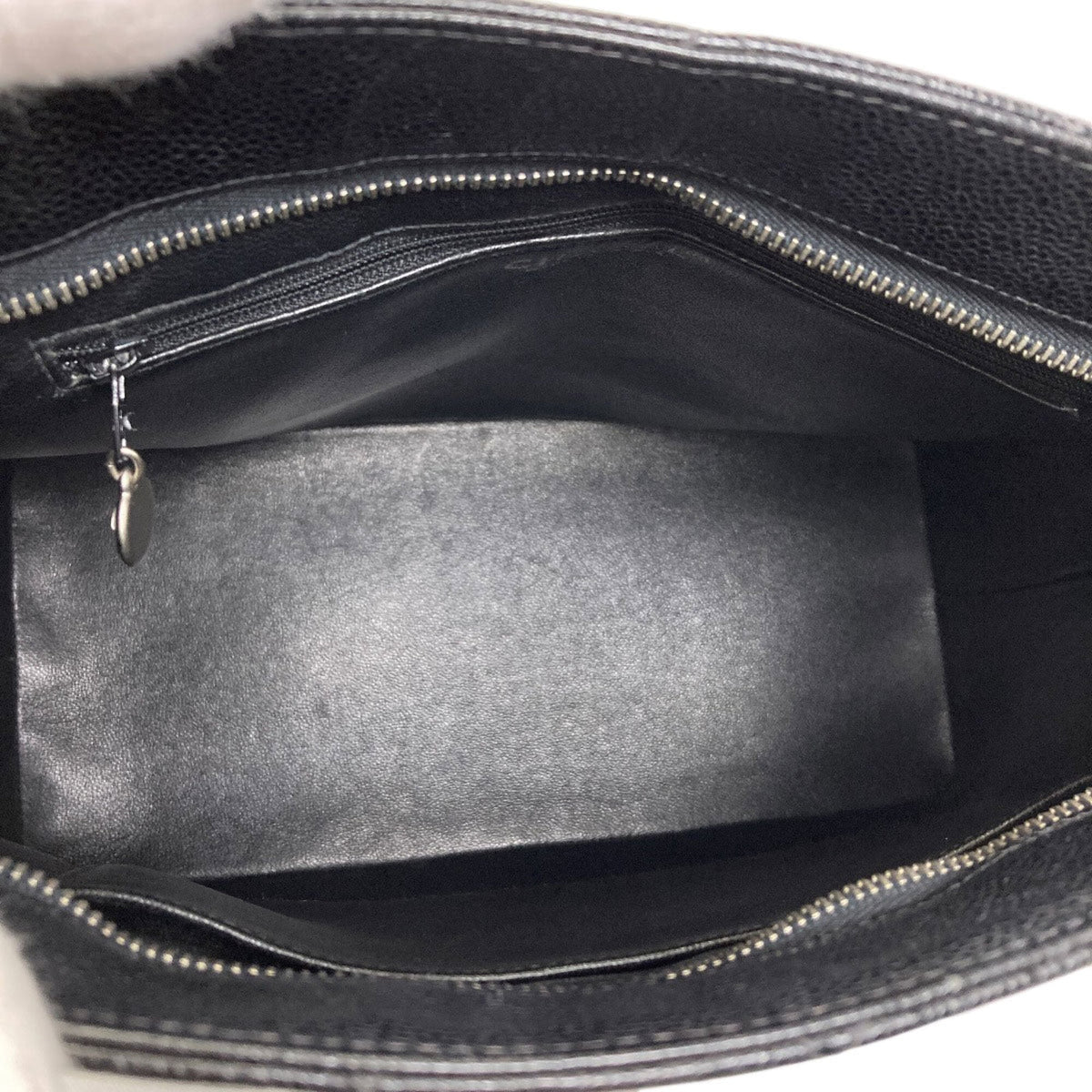 Chanel Black Leather Tote Bag (Pre-Owned)