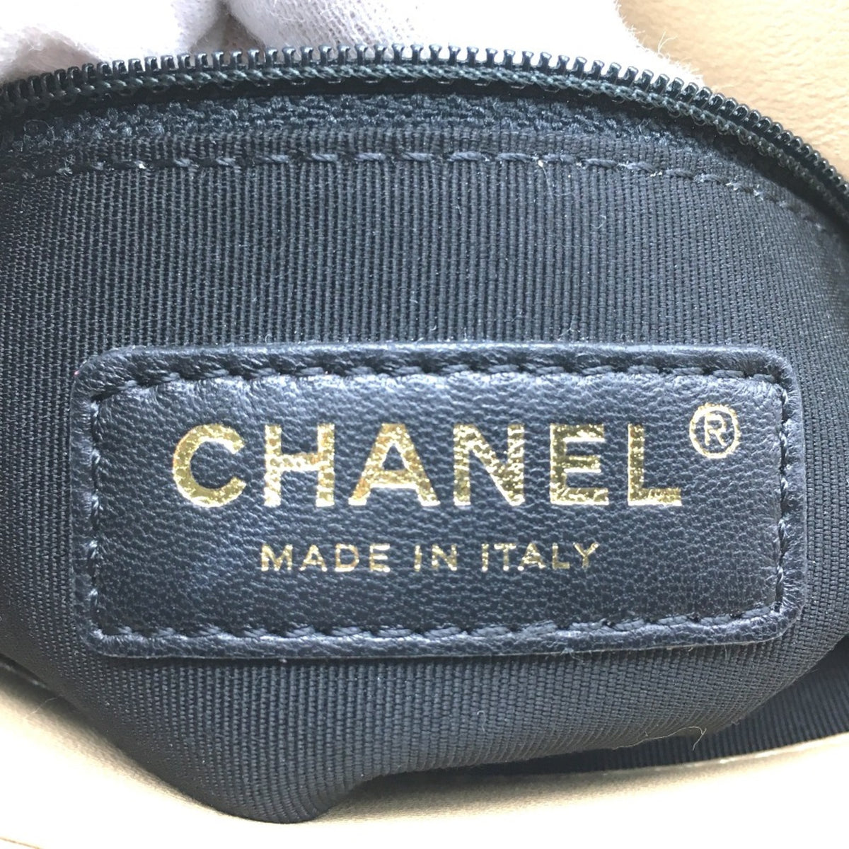 Chanel Beige Leather Shoulder Bag (Pre-Owned)