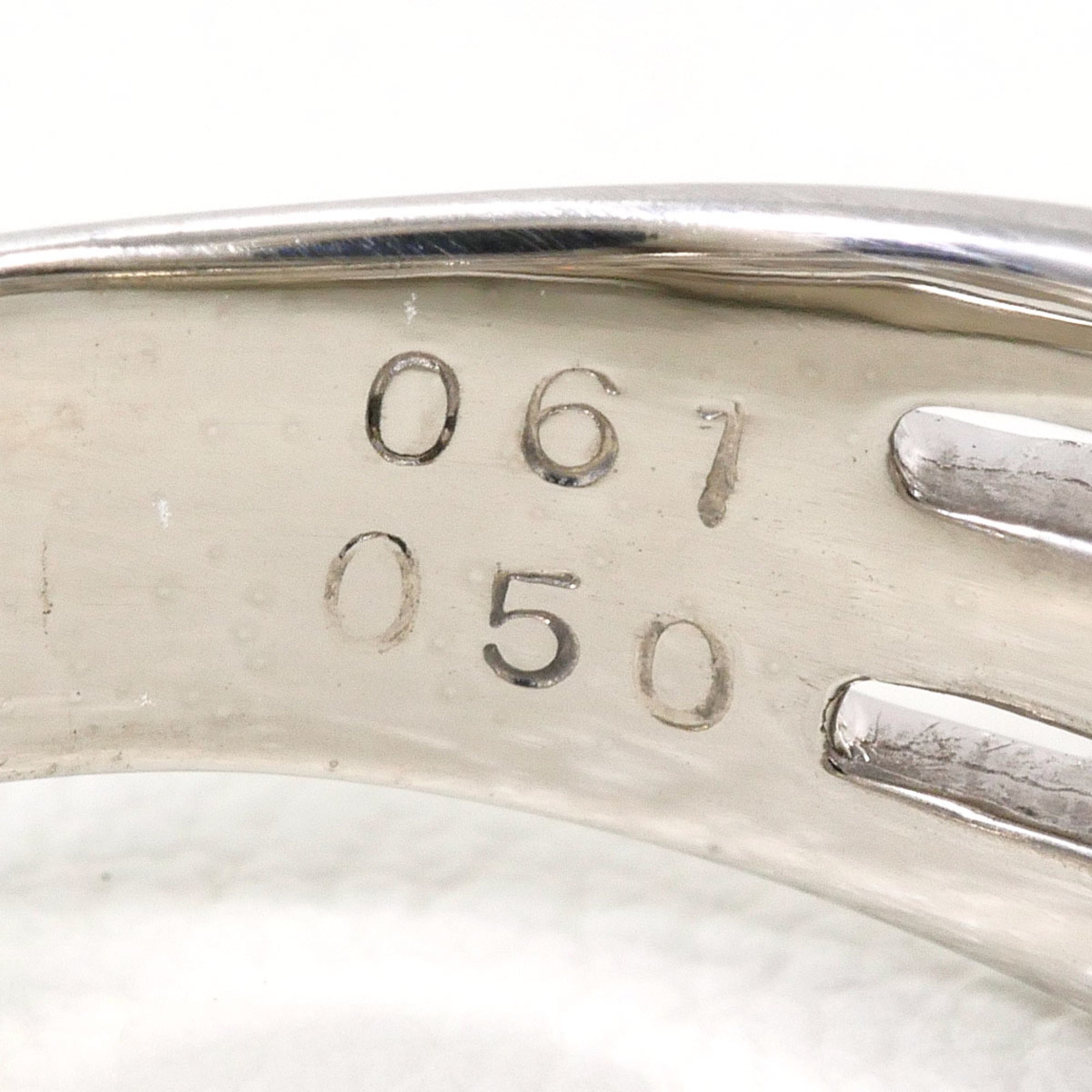 Unbranded White Gold White Gold (18K) Band Ring (Pre-Owned)
