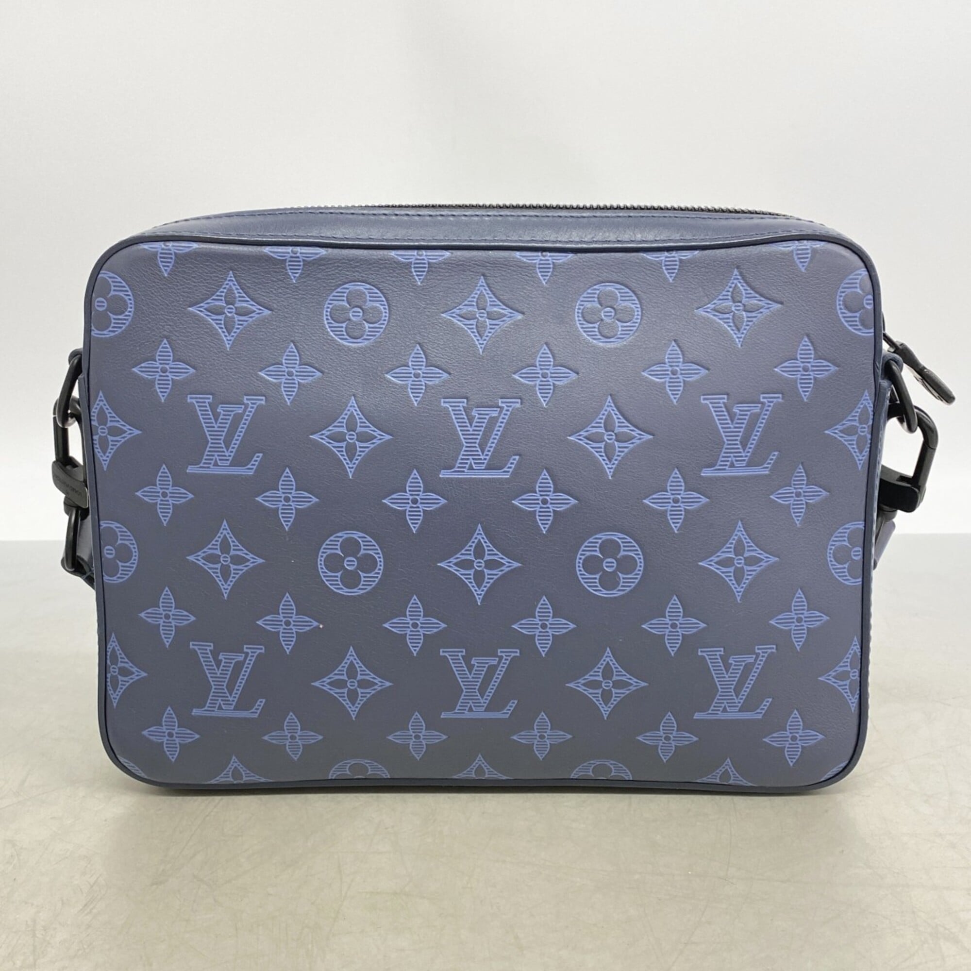 Louis Vuitton Navy Shoulder Bag (Pre-Owned)
