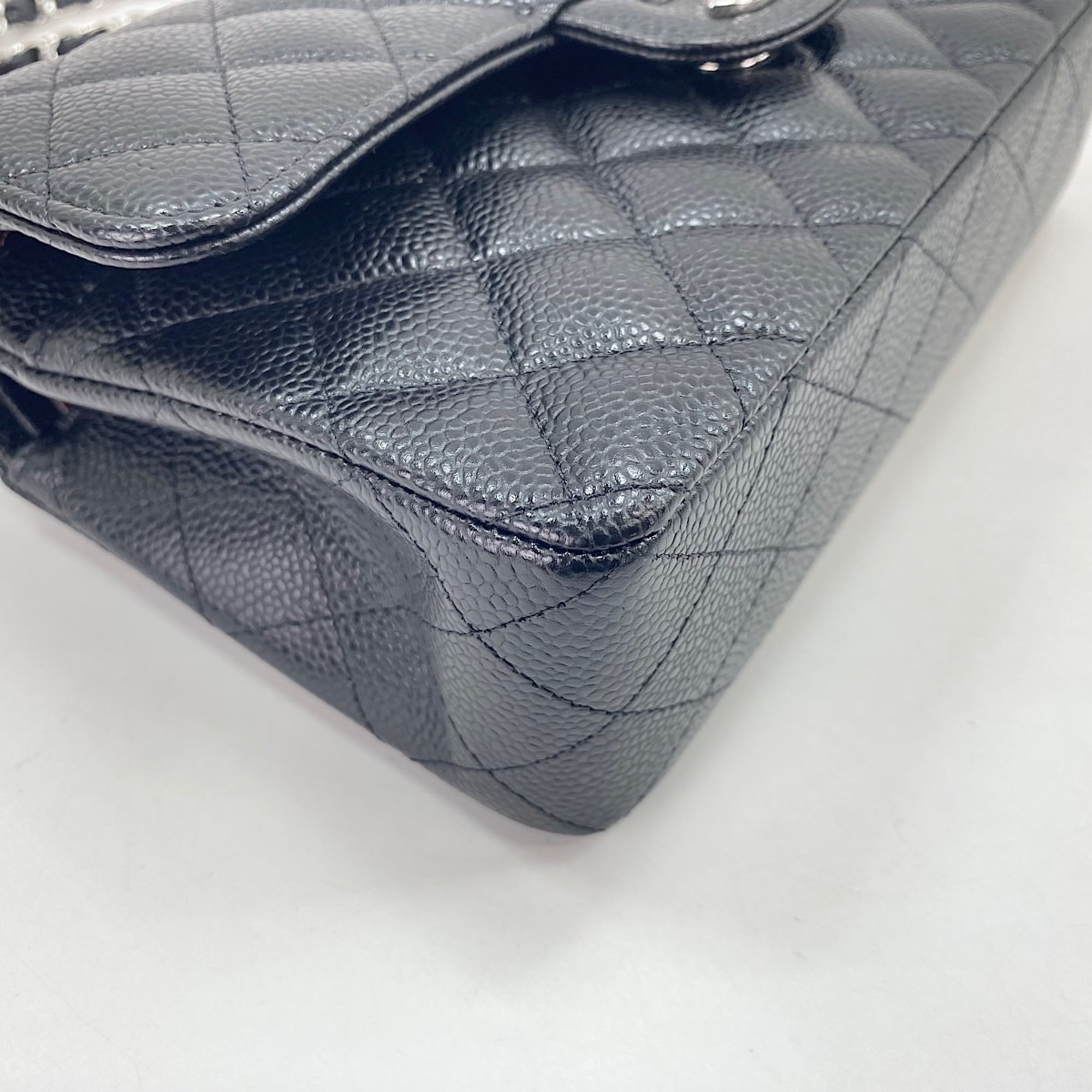 Chanel Matelasse Black Shoulder Bag (Pre-Owned)