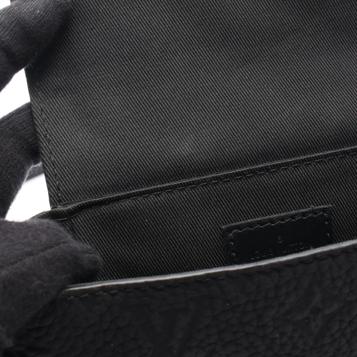 Louis Vuitton Black Noir Leather Shoulder Bag (Pre-Owned)